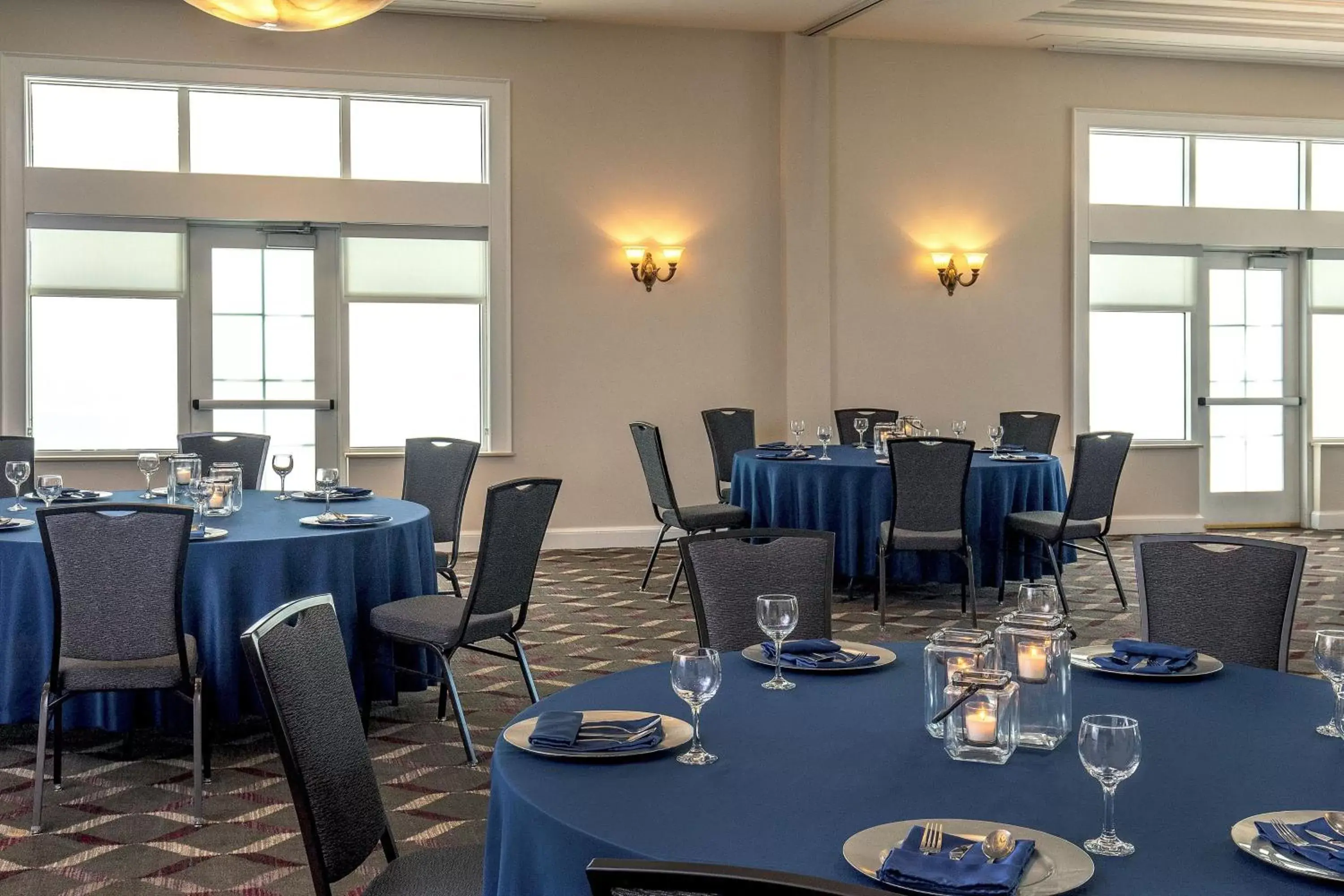 Meeting/conference room, Restaurant/Places to Eat in Residence Inn by Marriott Norfolk Airport