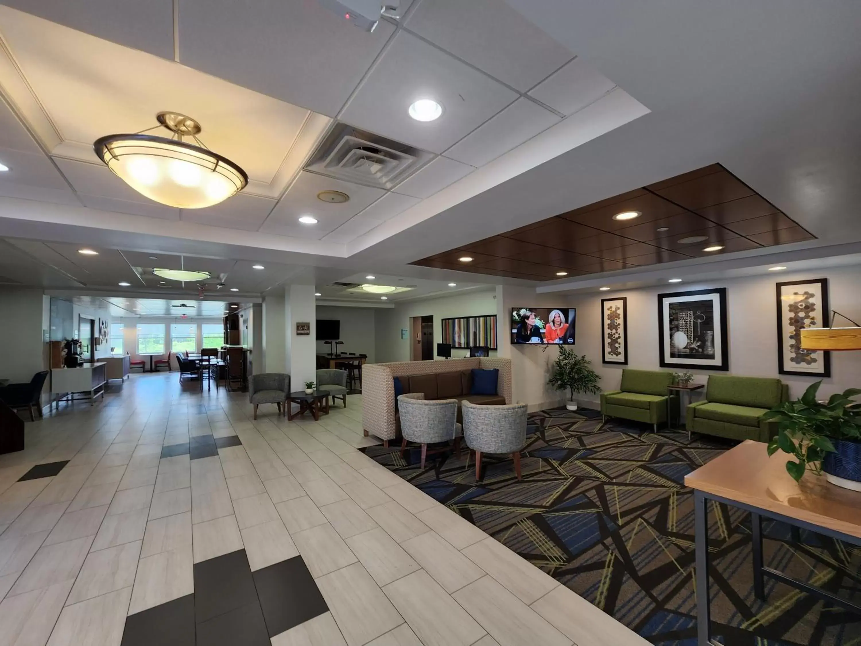 Property building in Holiday Inn Express Hotel & Suites Rochester, an IHG Hotel