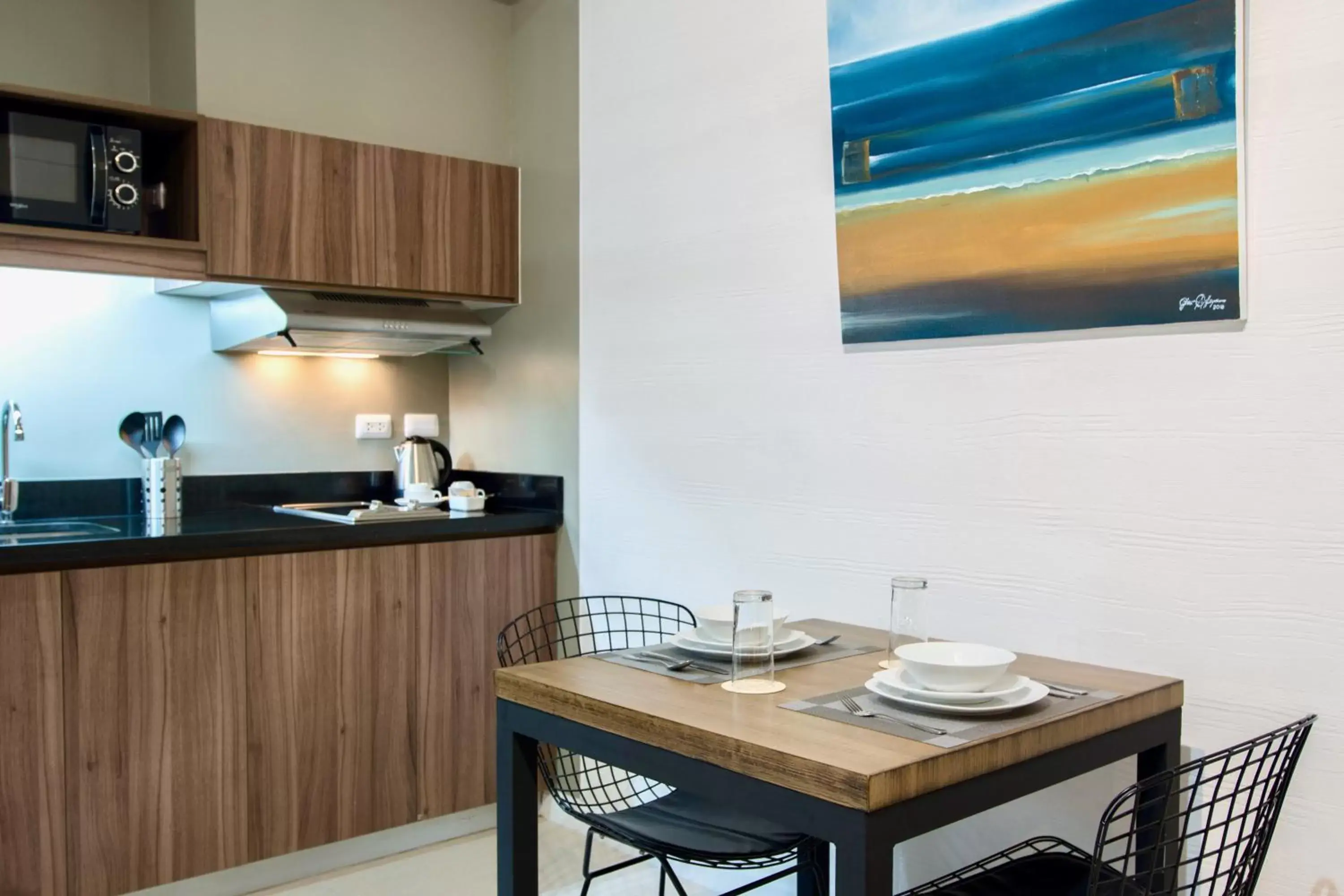 Coffee/tea facilities, Kitchen/Kitchenette in The Sphere Serviced Residences Managed by HII