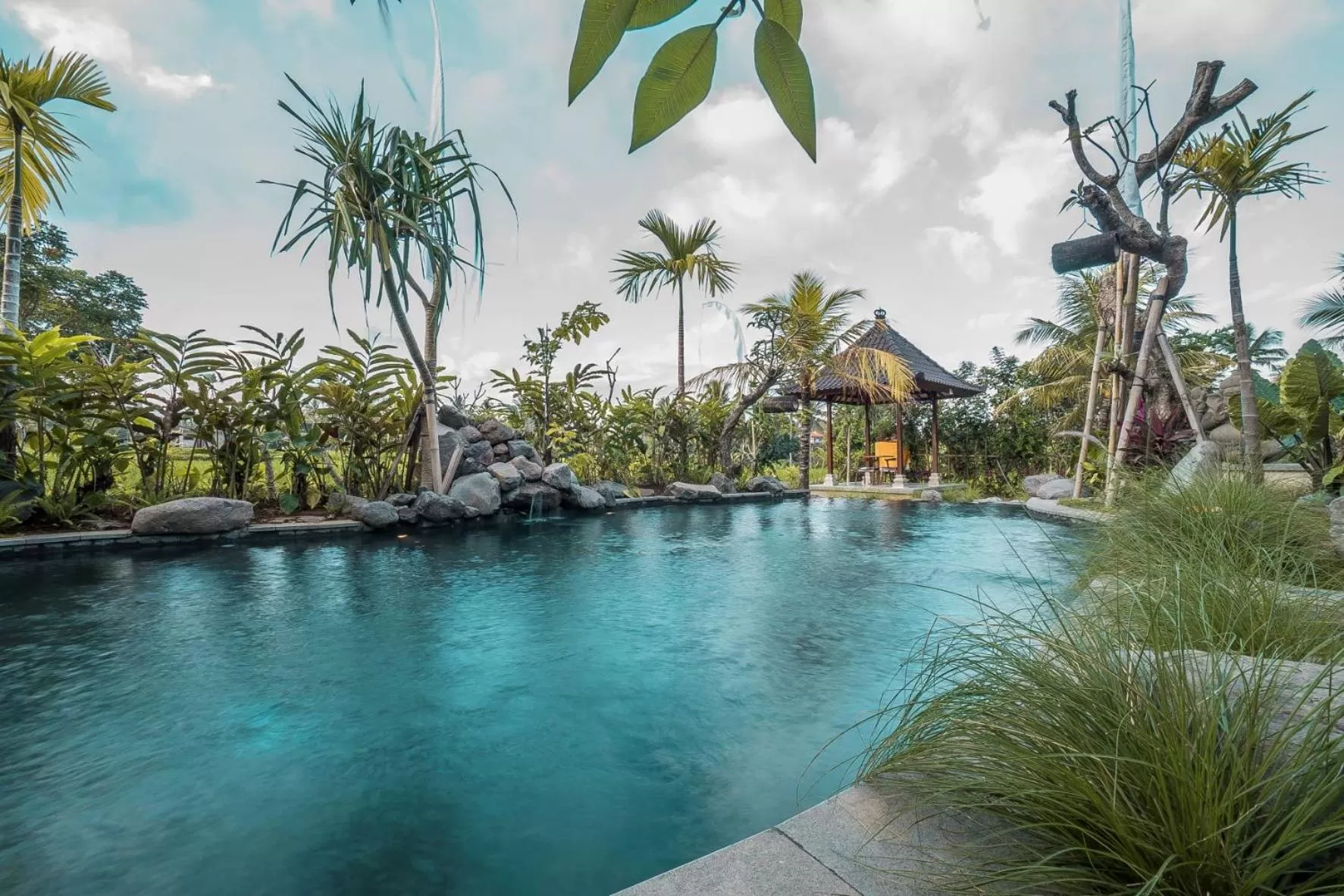 Swimming pool in Gerindem Cottages