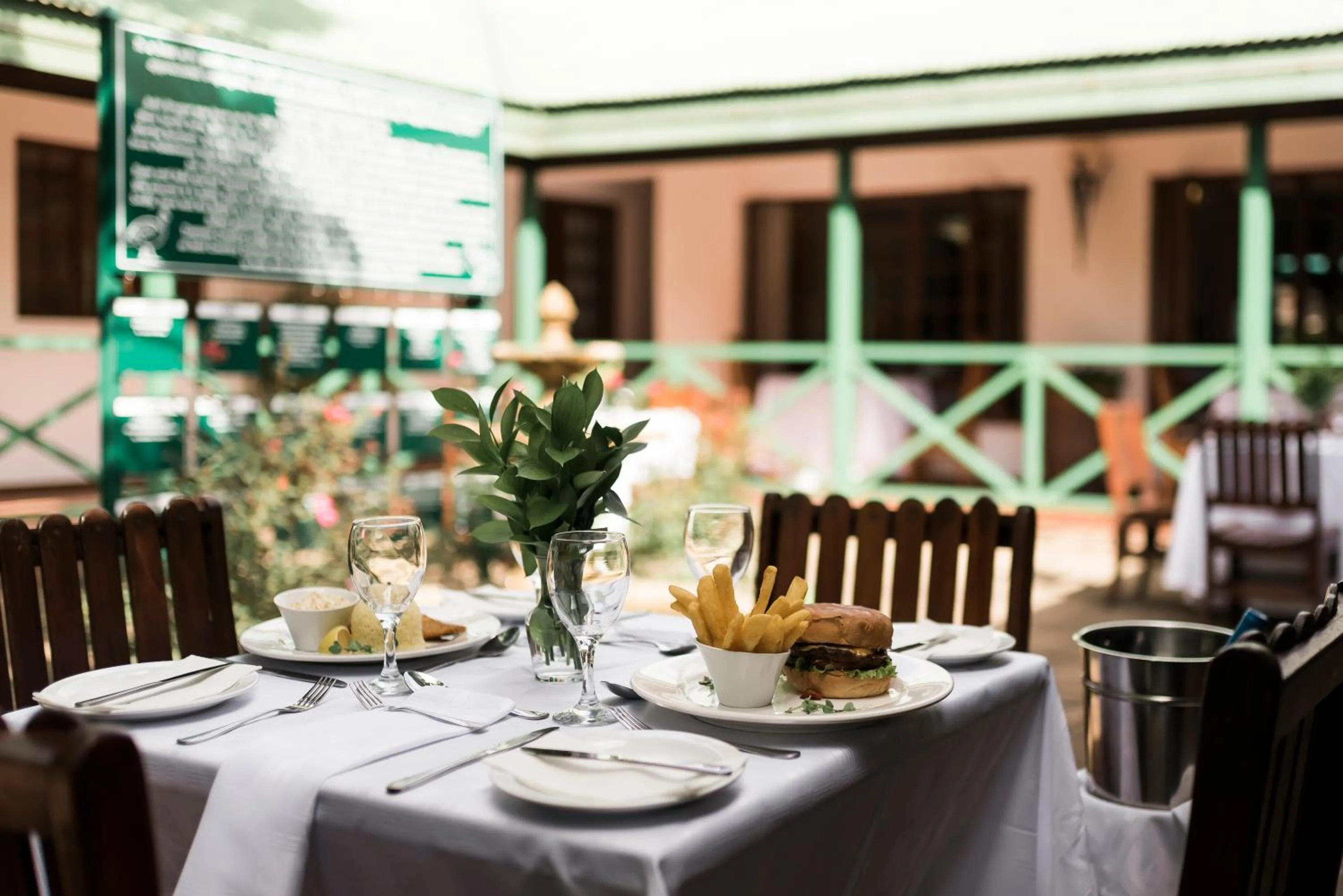 Restaurant/places to eat in Tzaneen Country Lodge