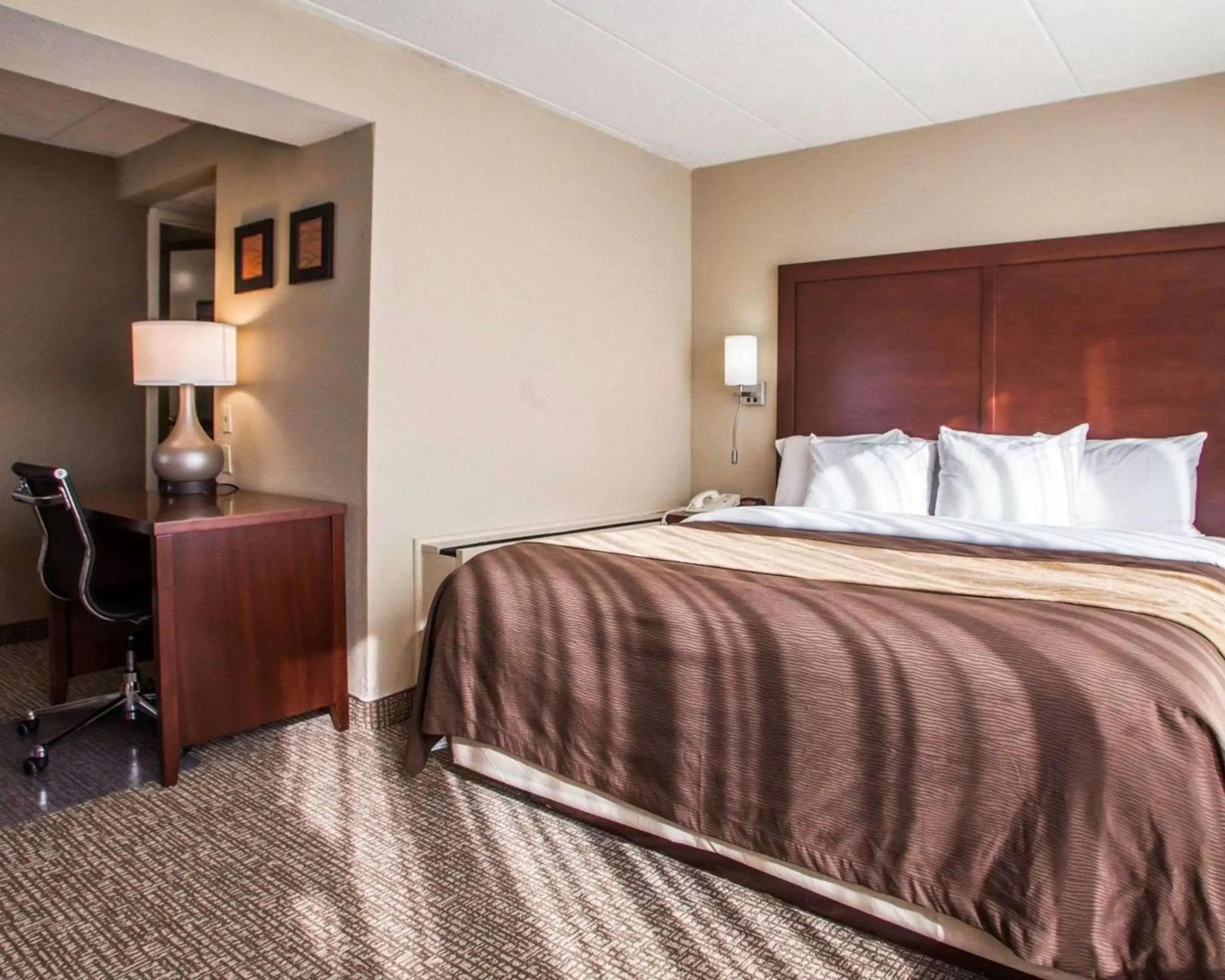 Bedroom, Bed in Quality Inn & Suites Orland Park - Chicago