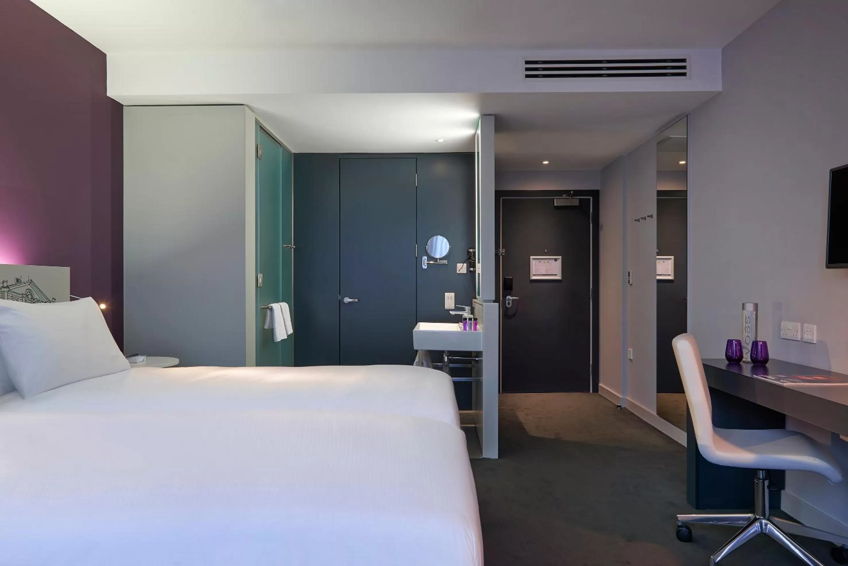 Bathroom, Bed in INNSiDE by Meliá Manchester