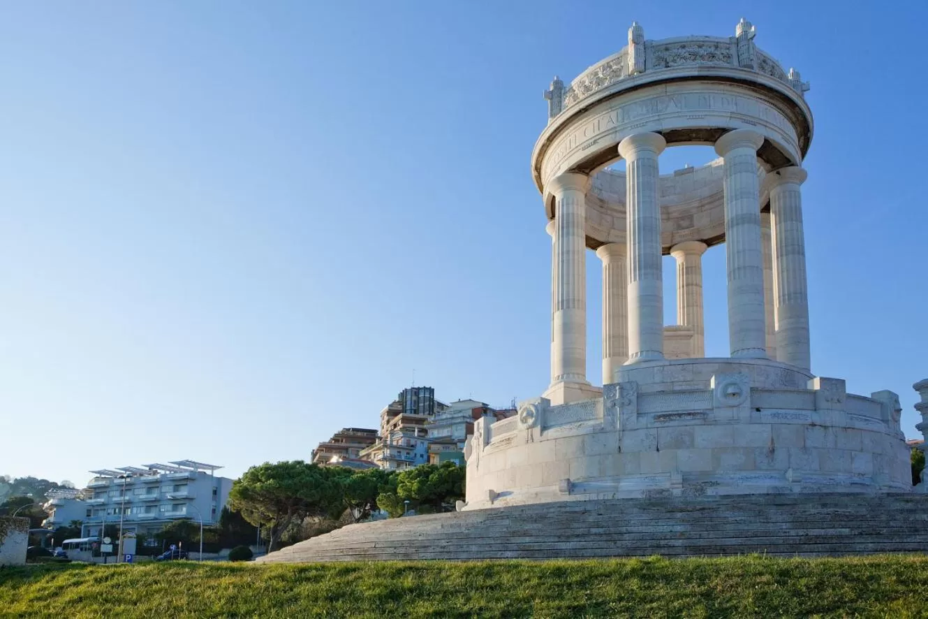 Facade/entrance in Grand Hotel Passetto