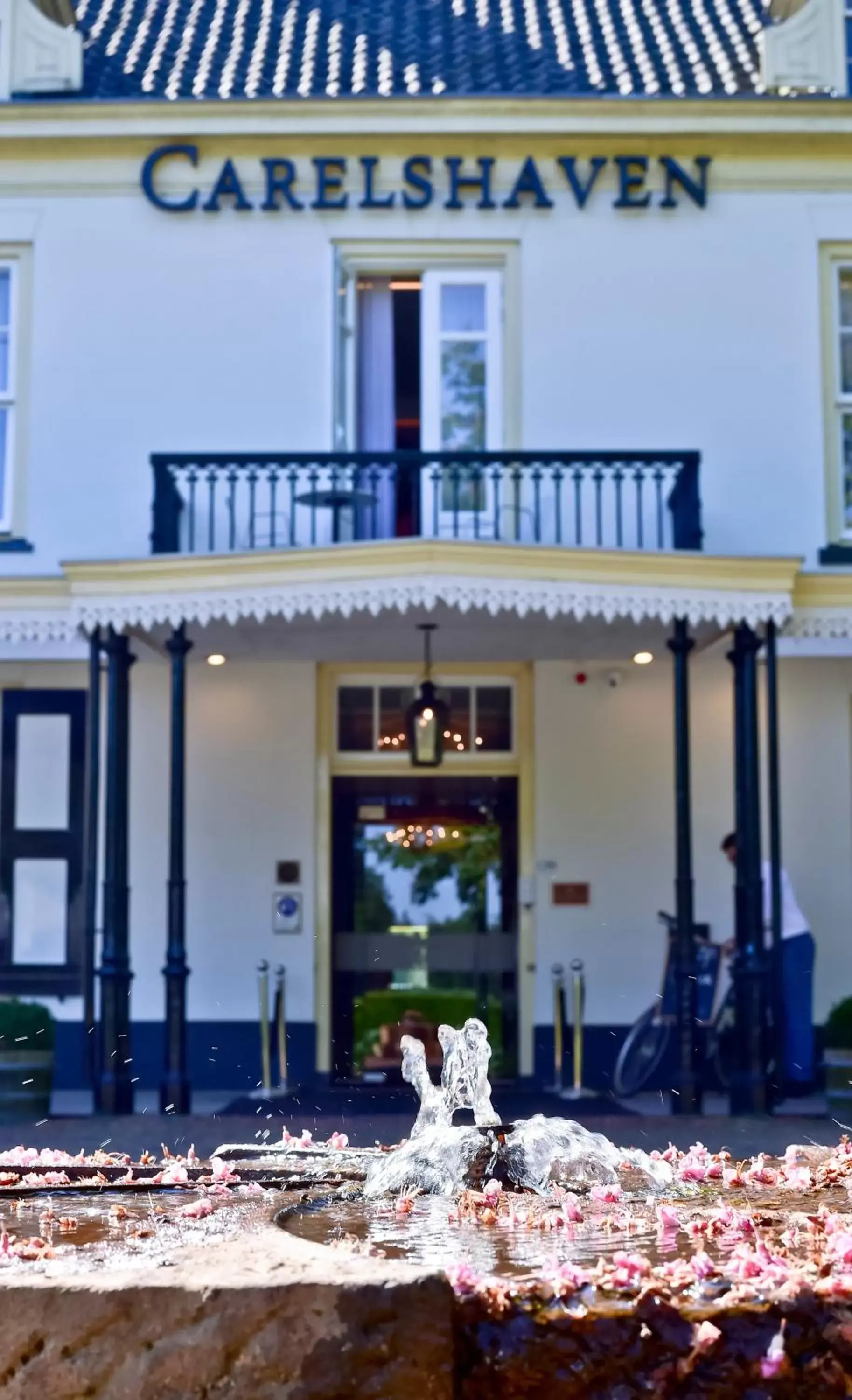 Facade/entrance, Property Building in Landgoed Hotel & Restaurant Carelshaven