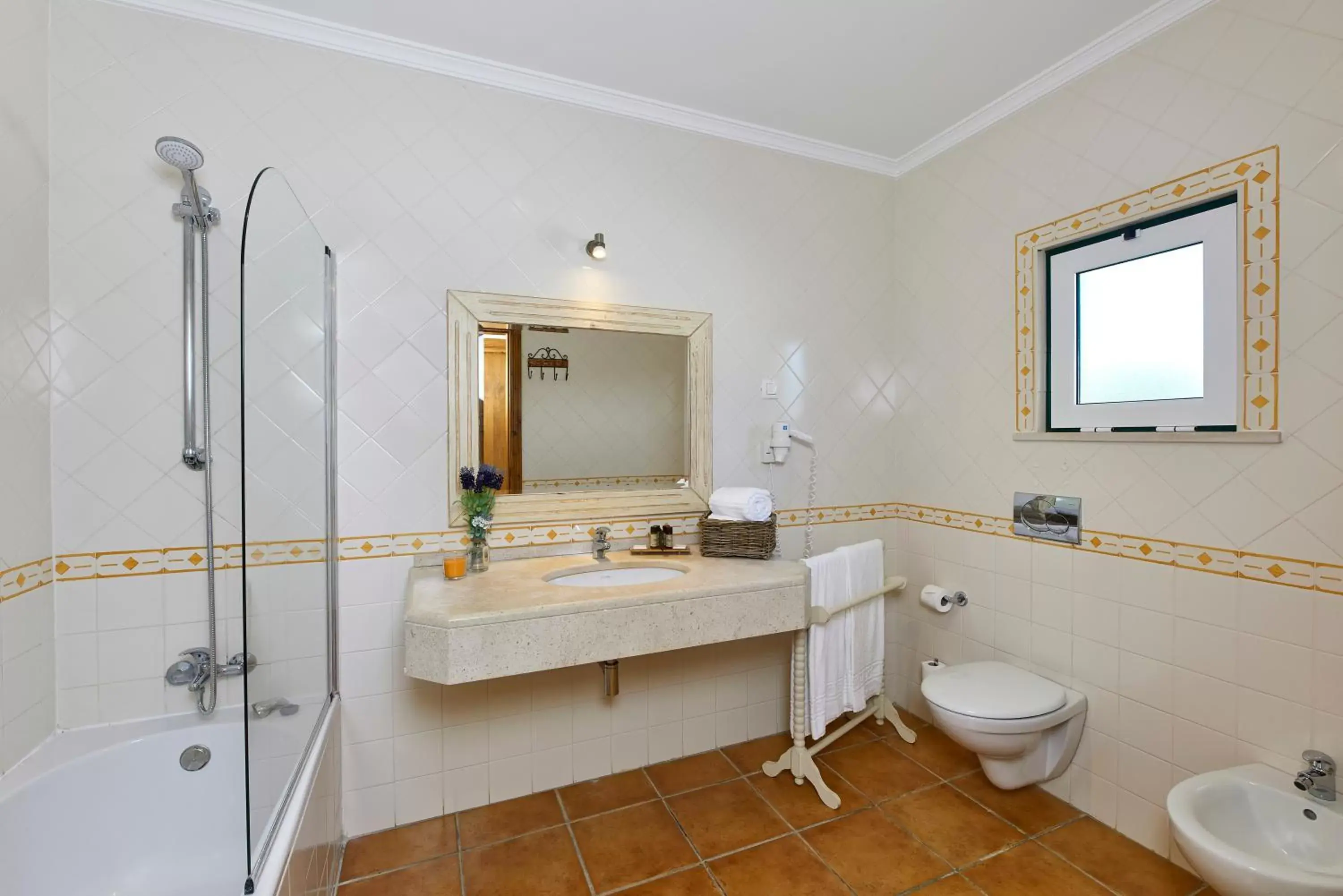 Toilet, Bathroom in Hotel Rural Quinta do Marco - Nature & Dining