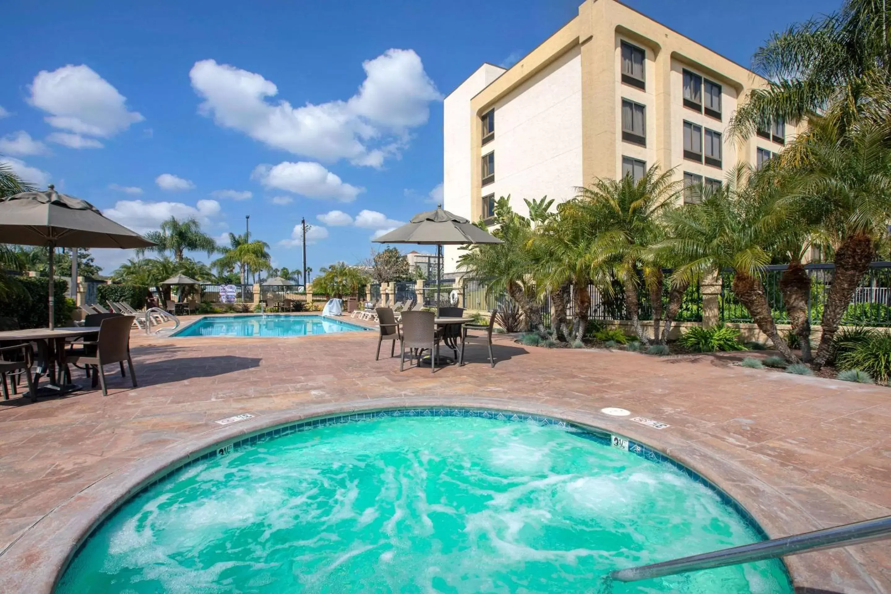 On site, Swimming Pool in Comfort Inn Anaheim Resort
