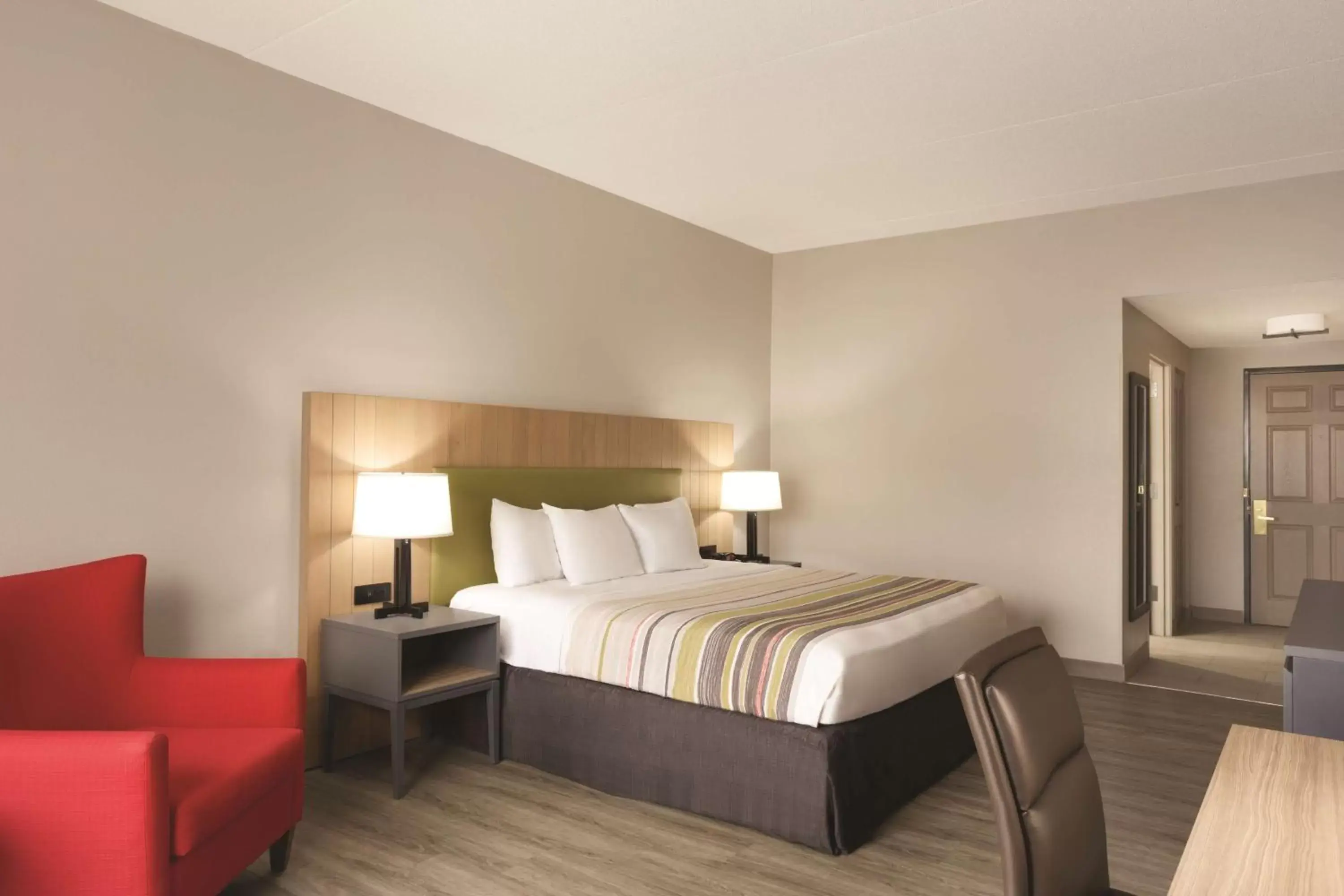 Photo of the whole room, Bed in Country Inn & Suites by Radisson, Chattanooga-Lookout Mountain