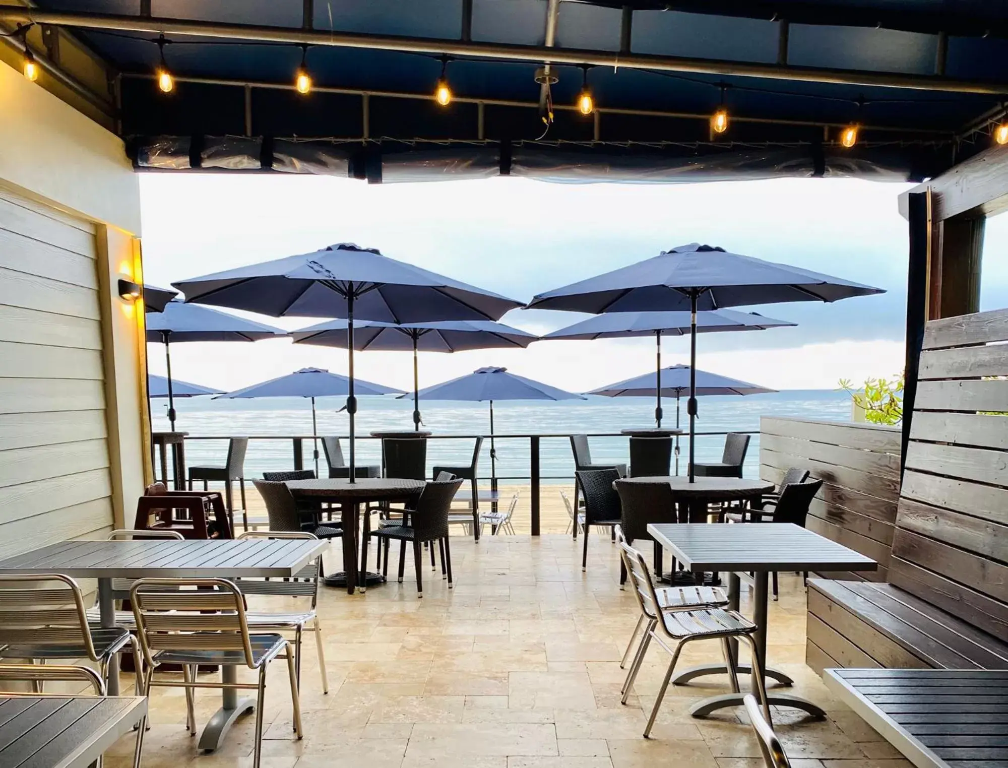 Restaurant/places to eat in Sun Tower Hotel & Suites on the Beach Restaurant/places to eat in Sun Tower Hotel & Suites on the Beach