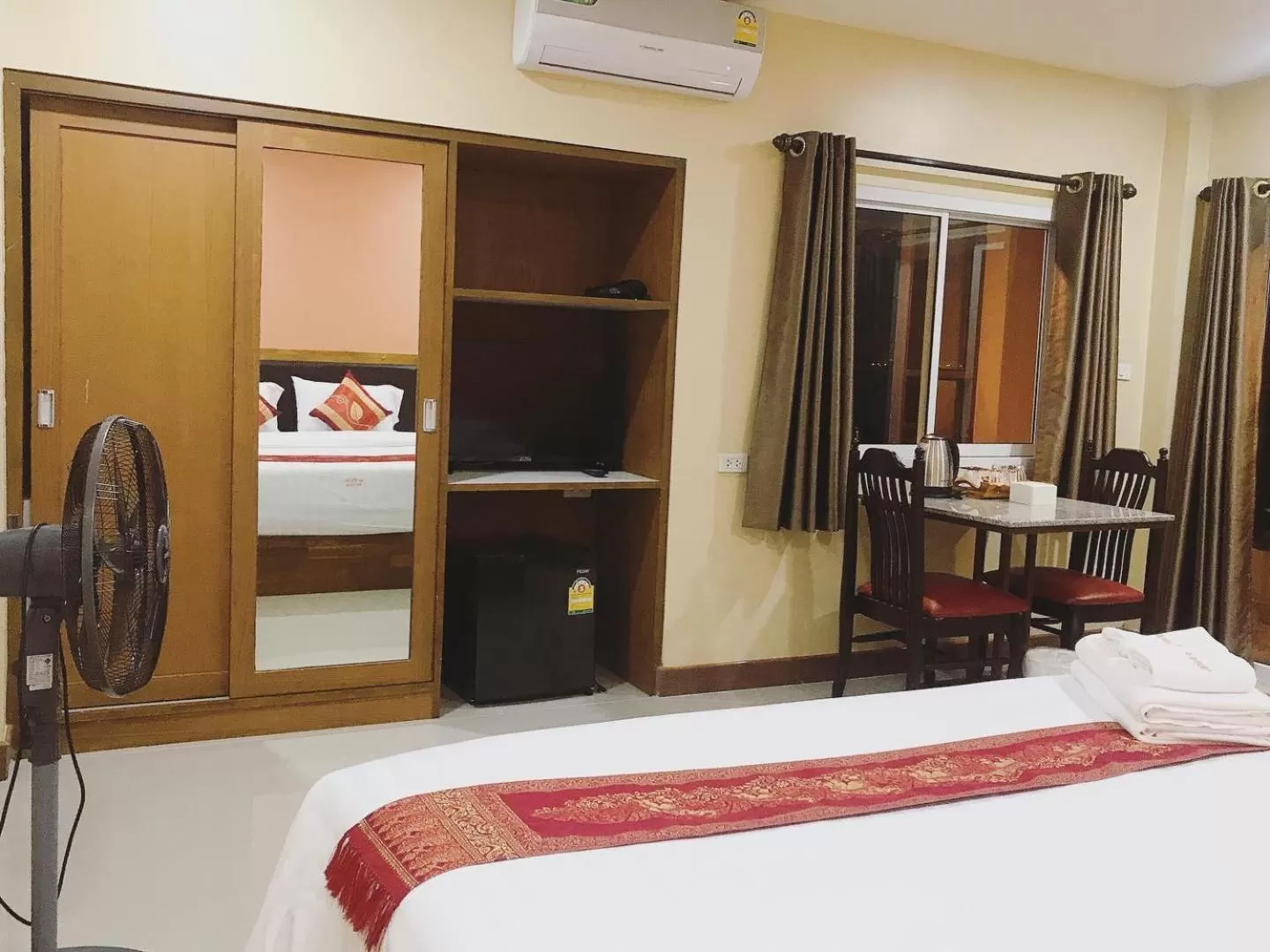 Photo of the whole room, Bed in SK Resort Pattaya