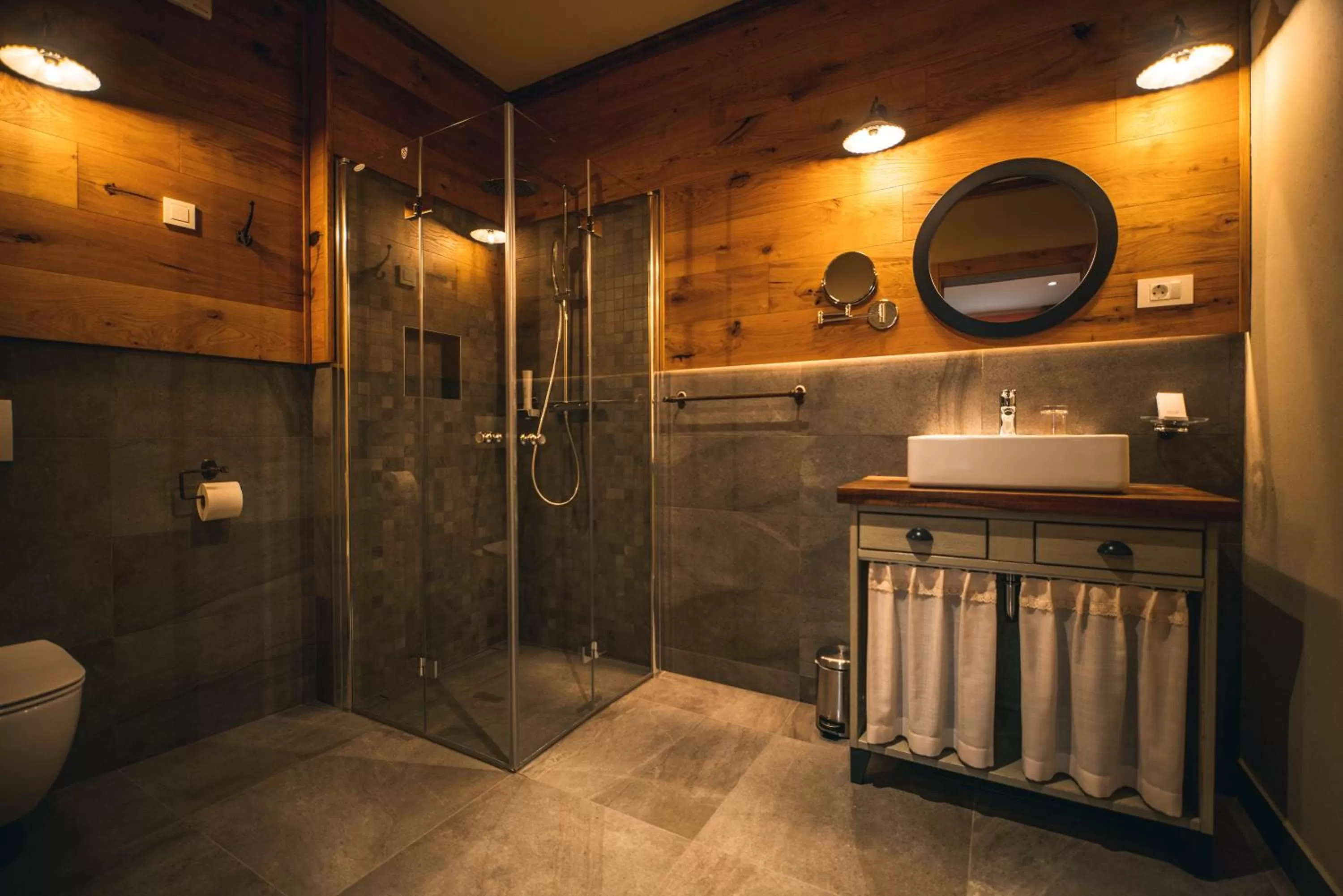 Shower in Hotel Zamorc