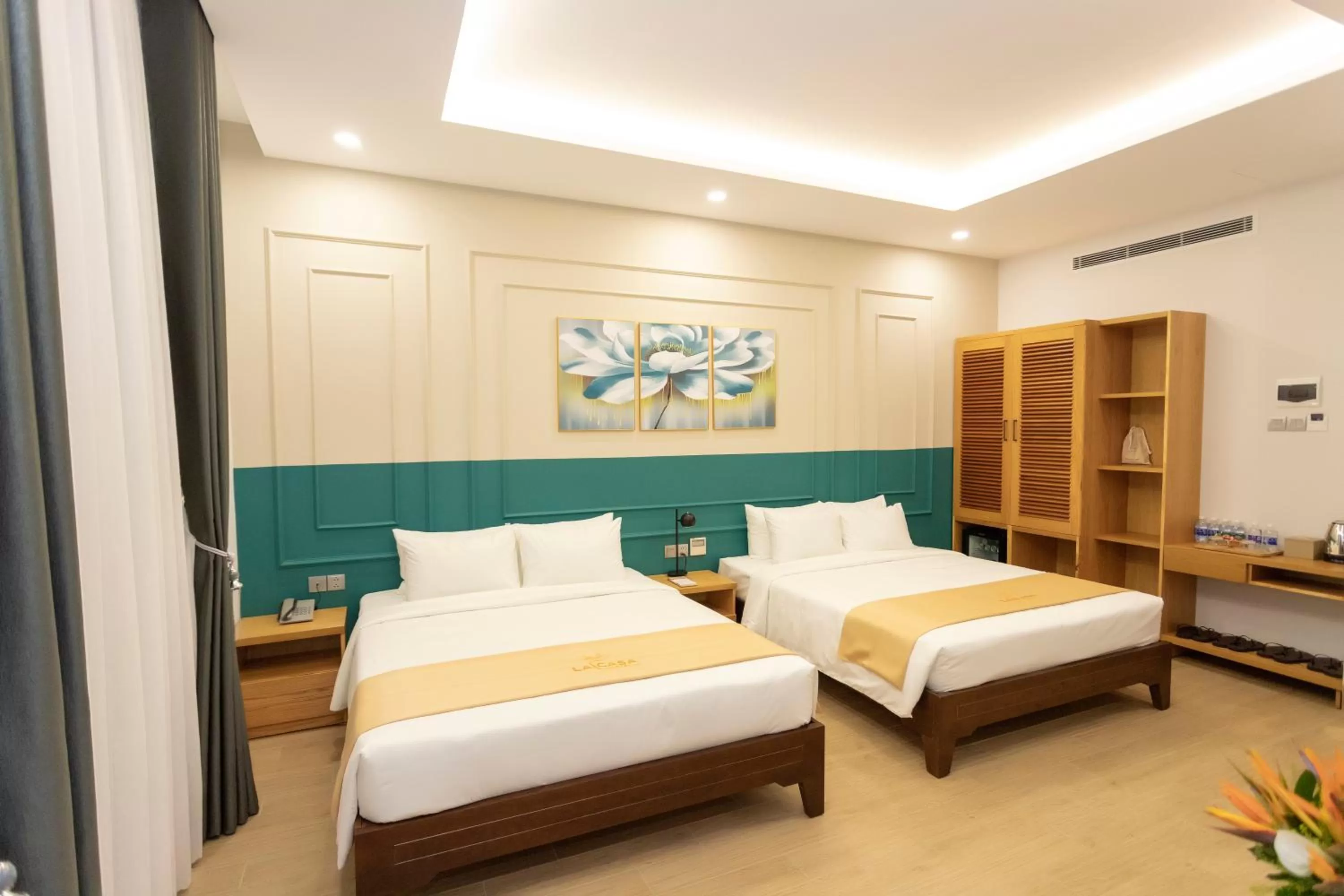 Photo of the whole room in La Casa Tuy Hòa