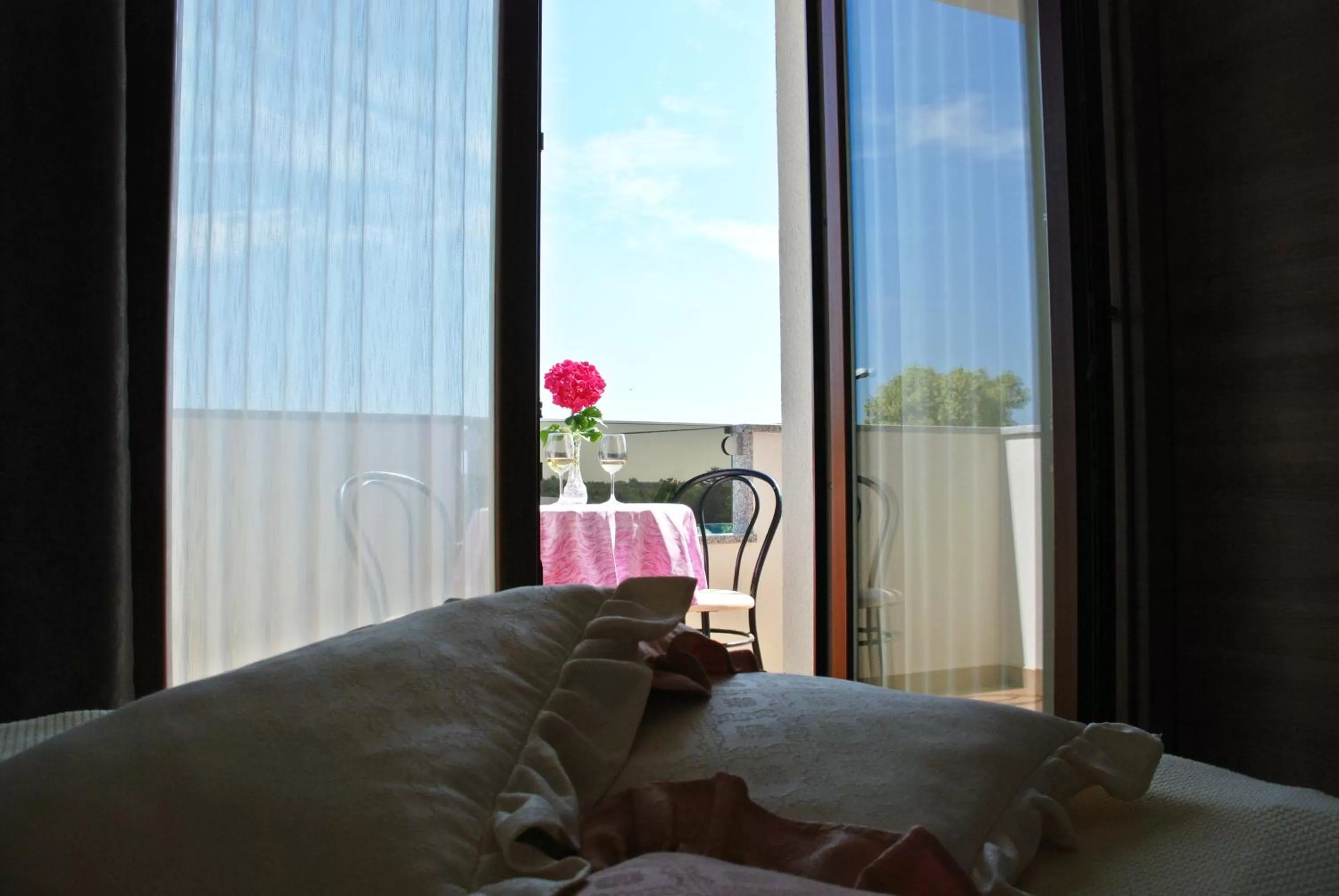 Day, Bed in Rooms Edda