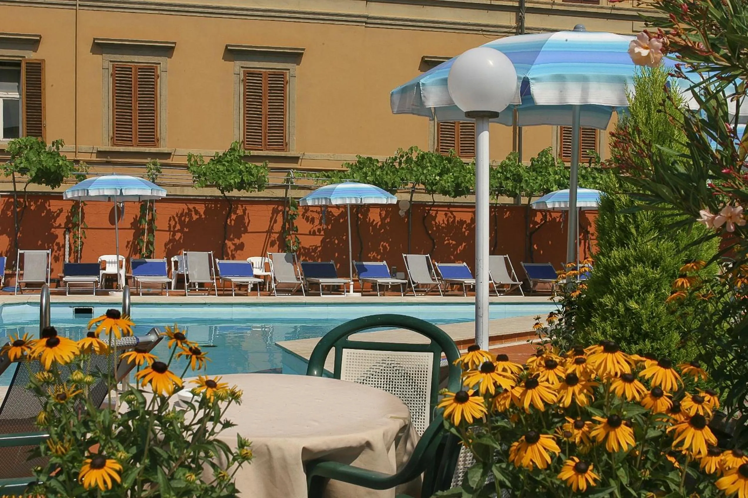 Swimming pool in Grand Hotel Plaza & Locanda Maggiore