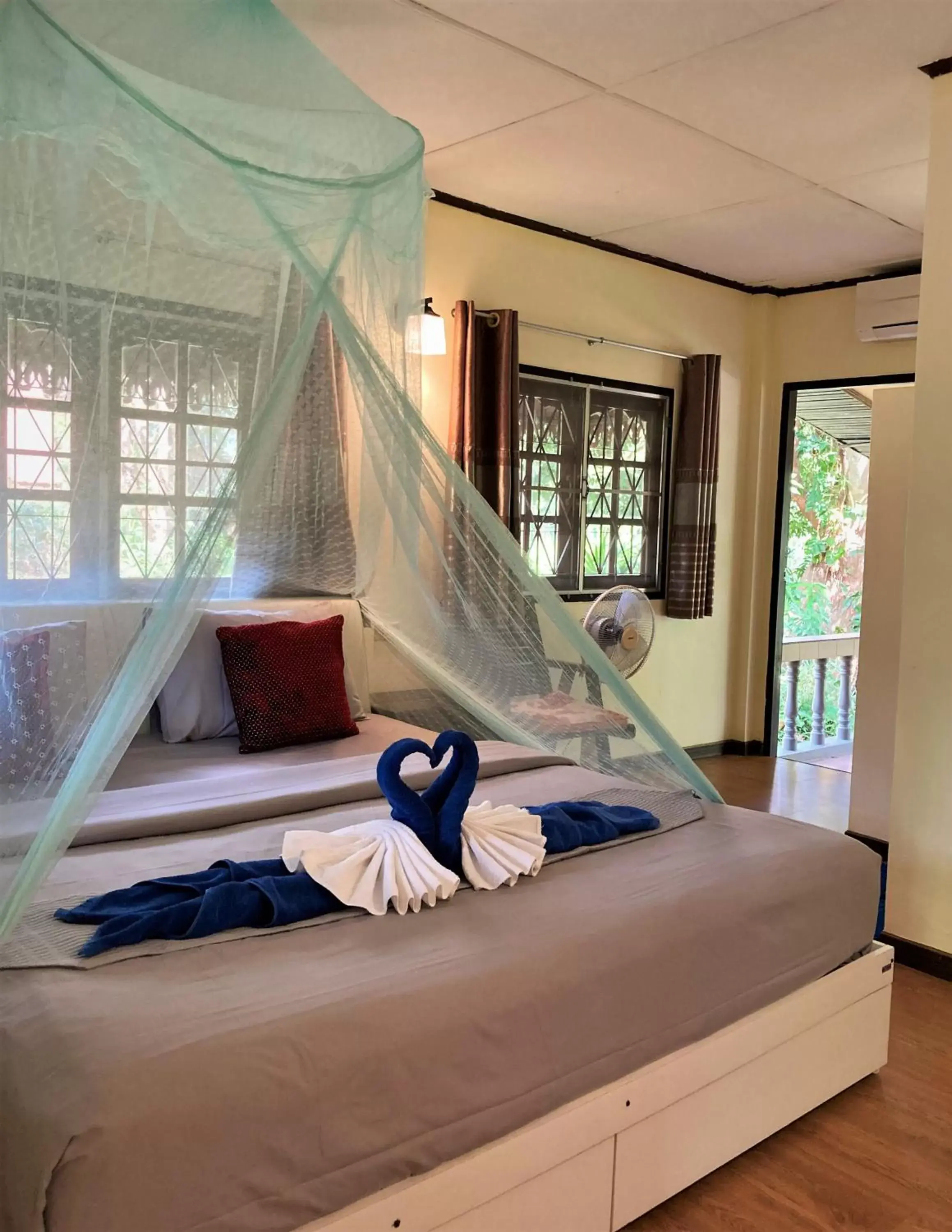 Area and facilities, Bed in Khao Sok Morning Mist Resort