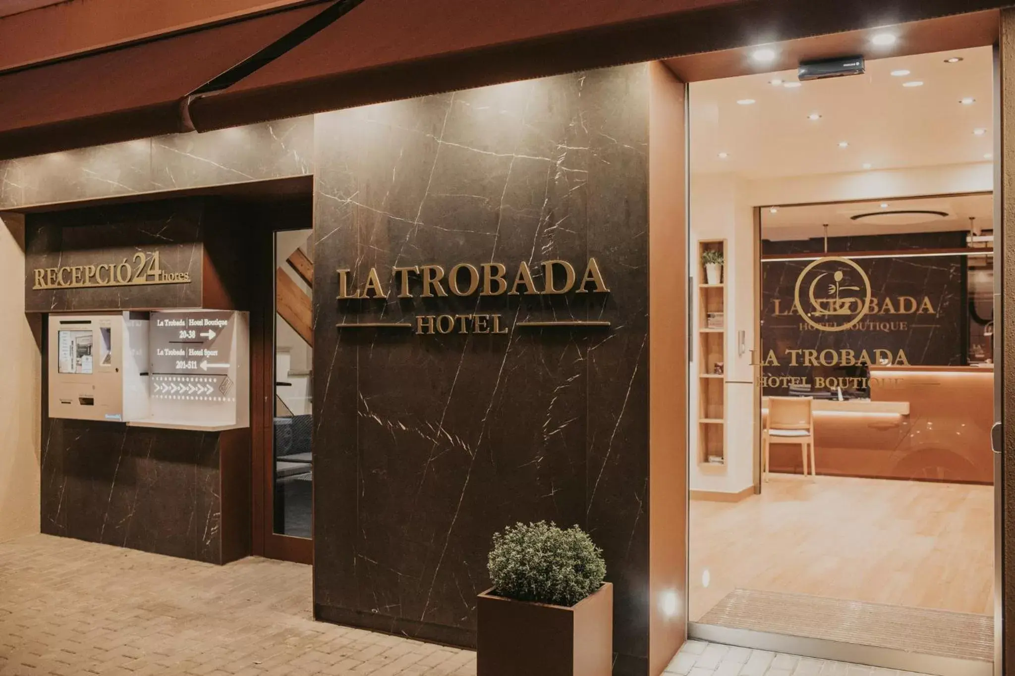 Facade/entrance, Property Logo/Sign in La Trobada Hotel Sport