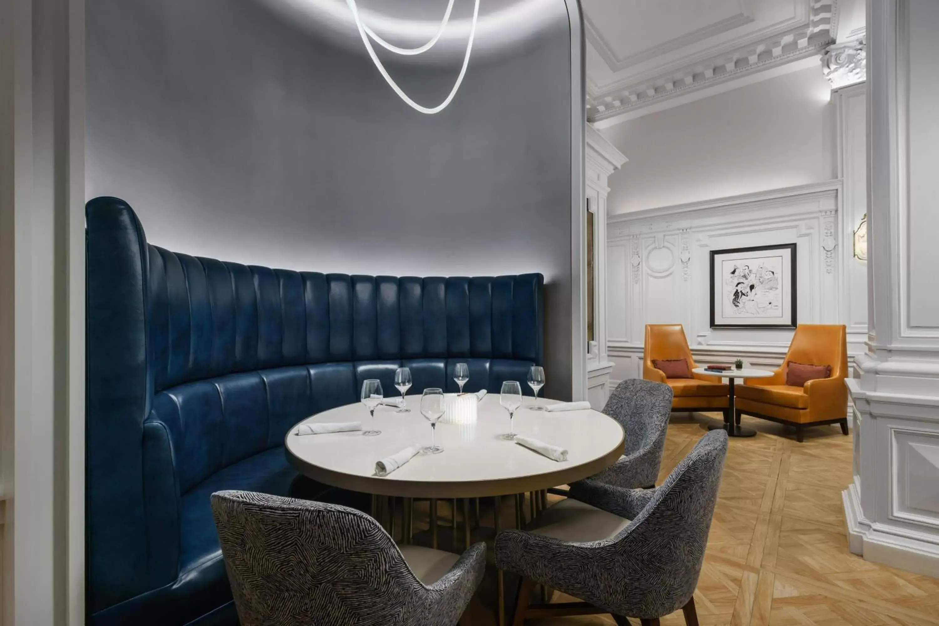 Lounge or bar in The Algonquin Hotel Times Square, Autograph Collection Lounge or bar in The Algonquin Hotel Times Square, Autograph Collection
