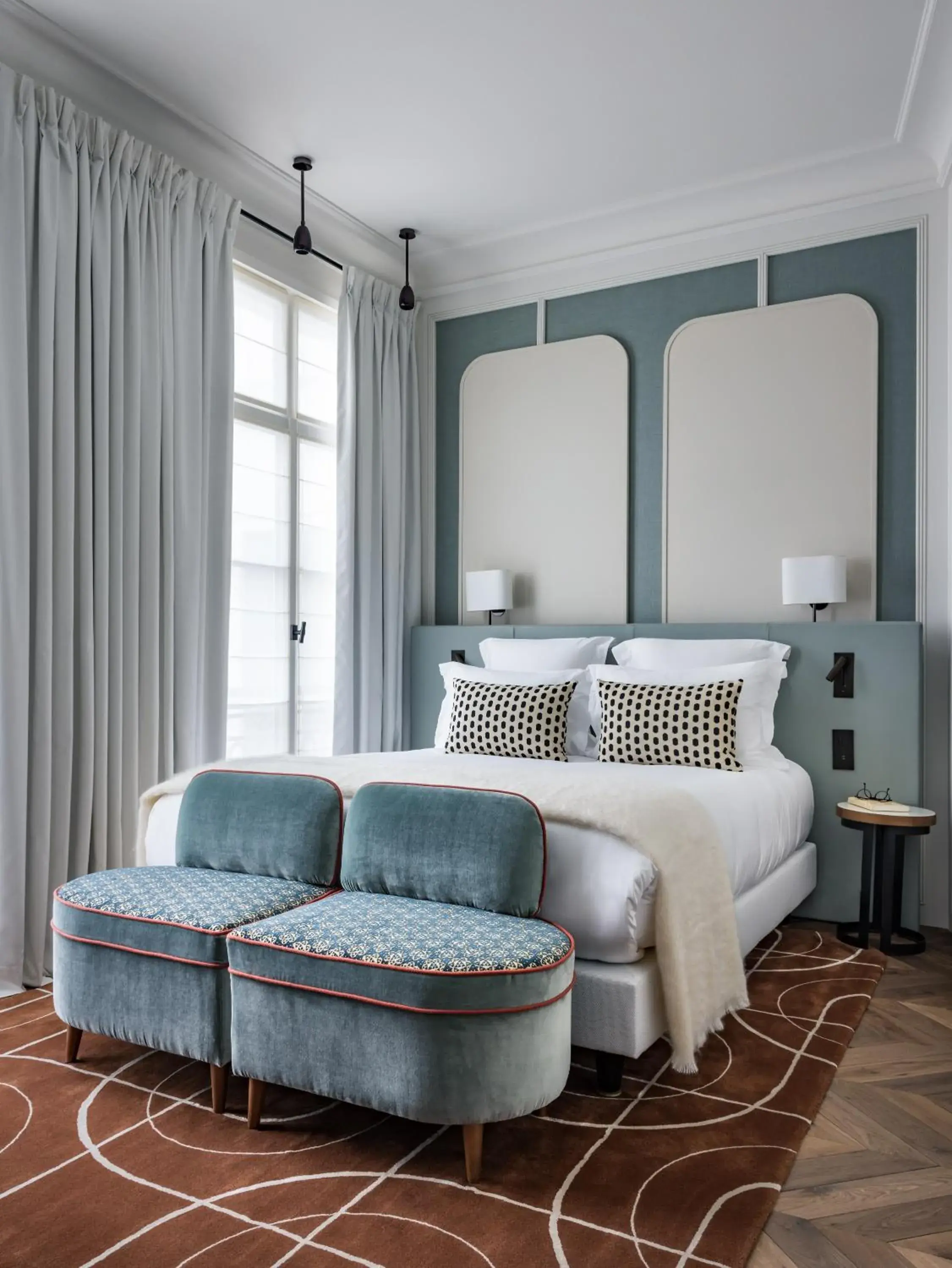 Bed in Pavillon Faubourg Saint-Germain & Spa