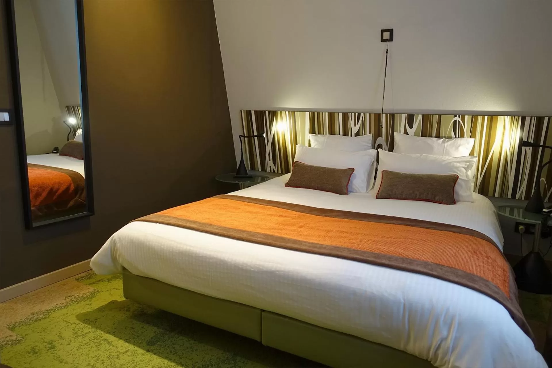 Bed in Hôtel du Parc Ath