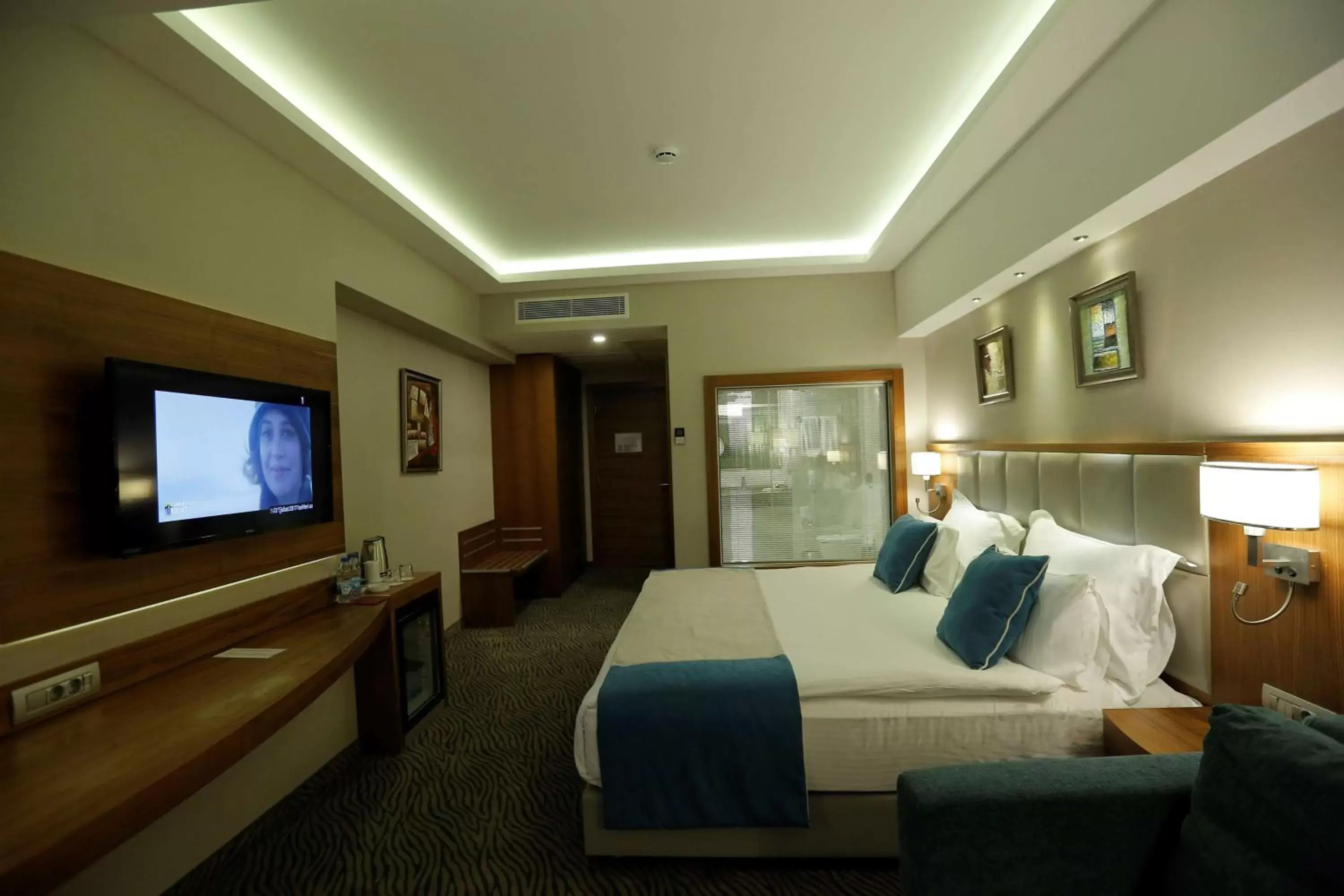 Bedroom, TV/Entertainment Center in Best Western Premier Karsiyaka Convention & Spa Hotel