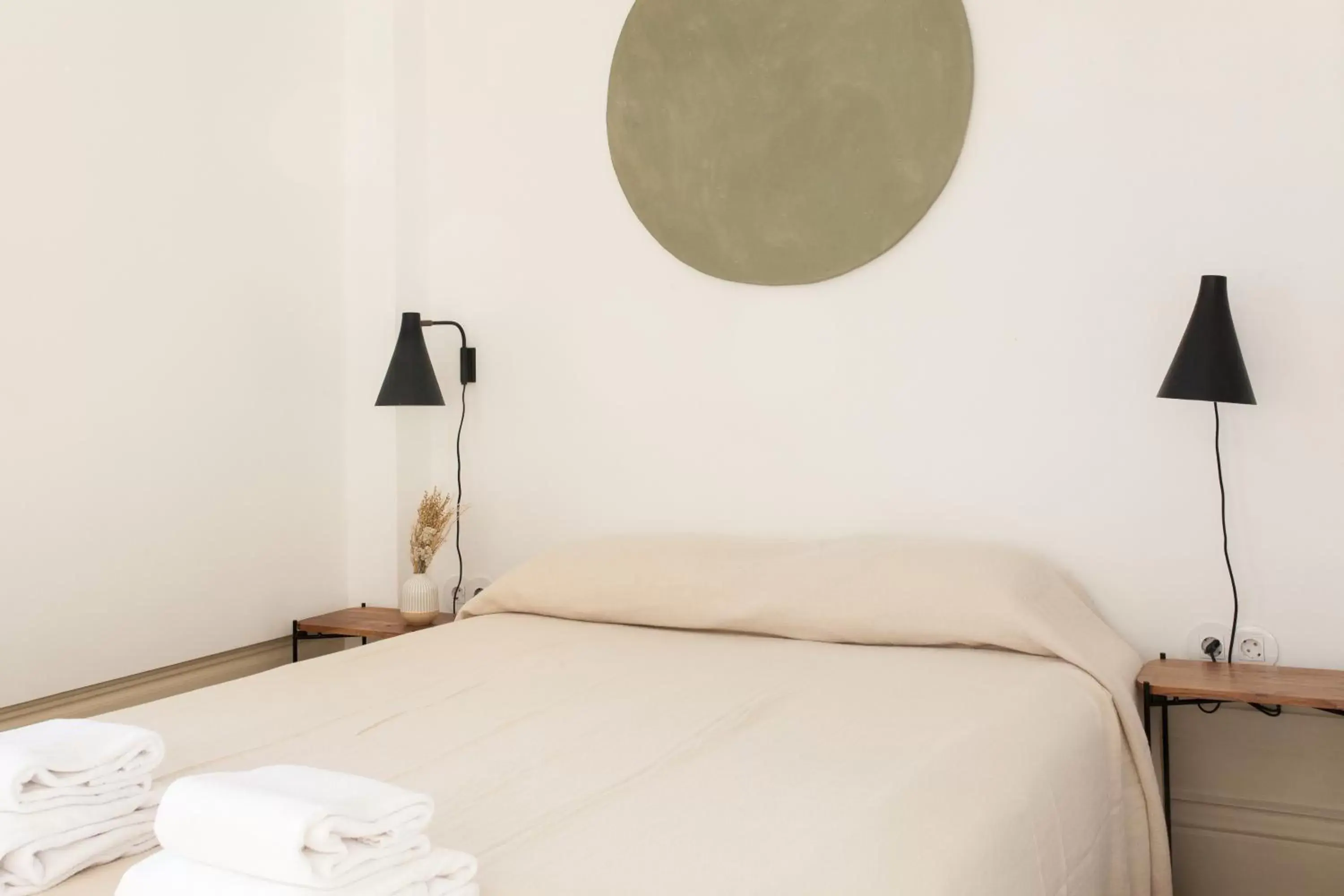 Bed in Alameda Suites @ Porto River