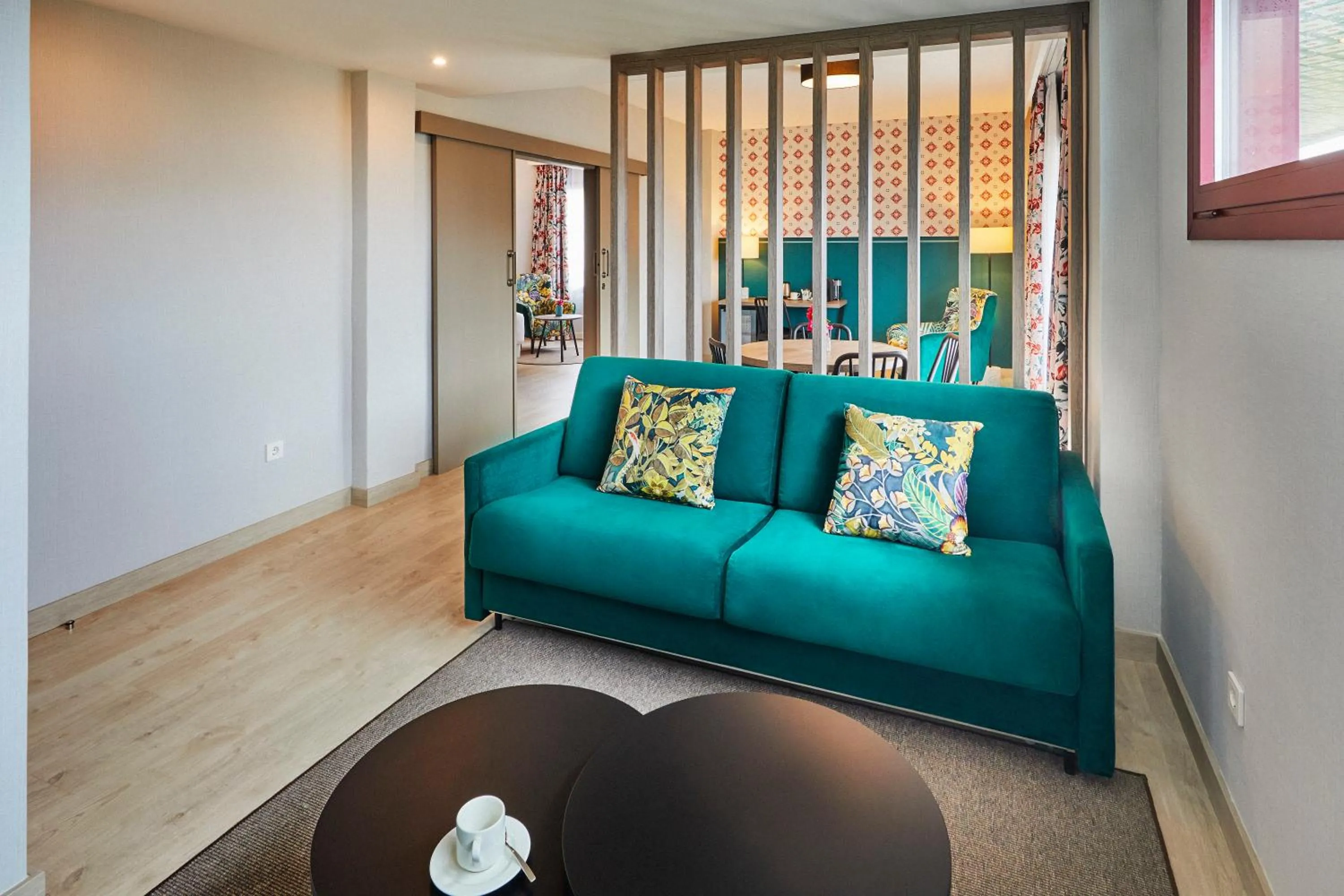 Photo of the whole room in Hesperia Sevilla