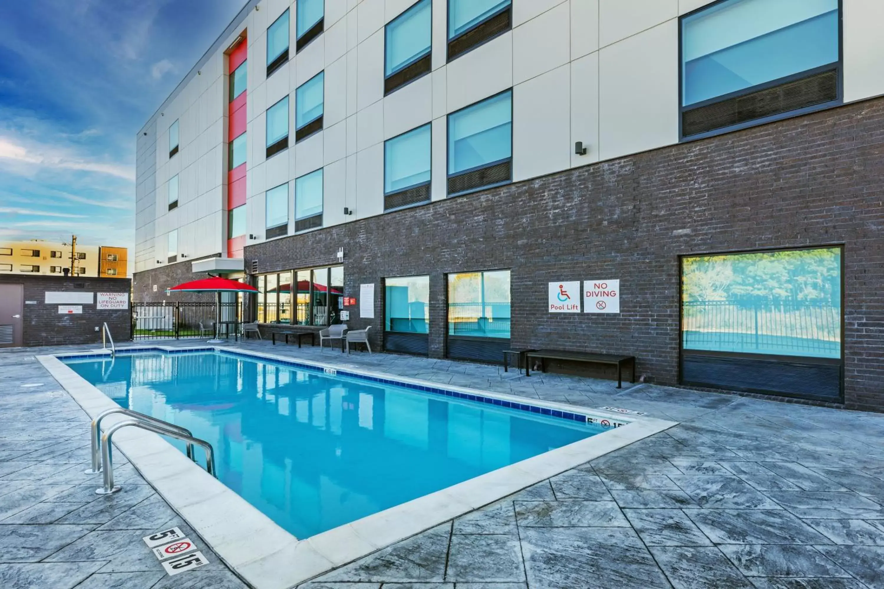 Swimming Pool in avid hotels - Bentonville - Rogers, an IHG Hotel