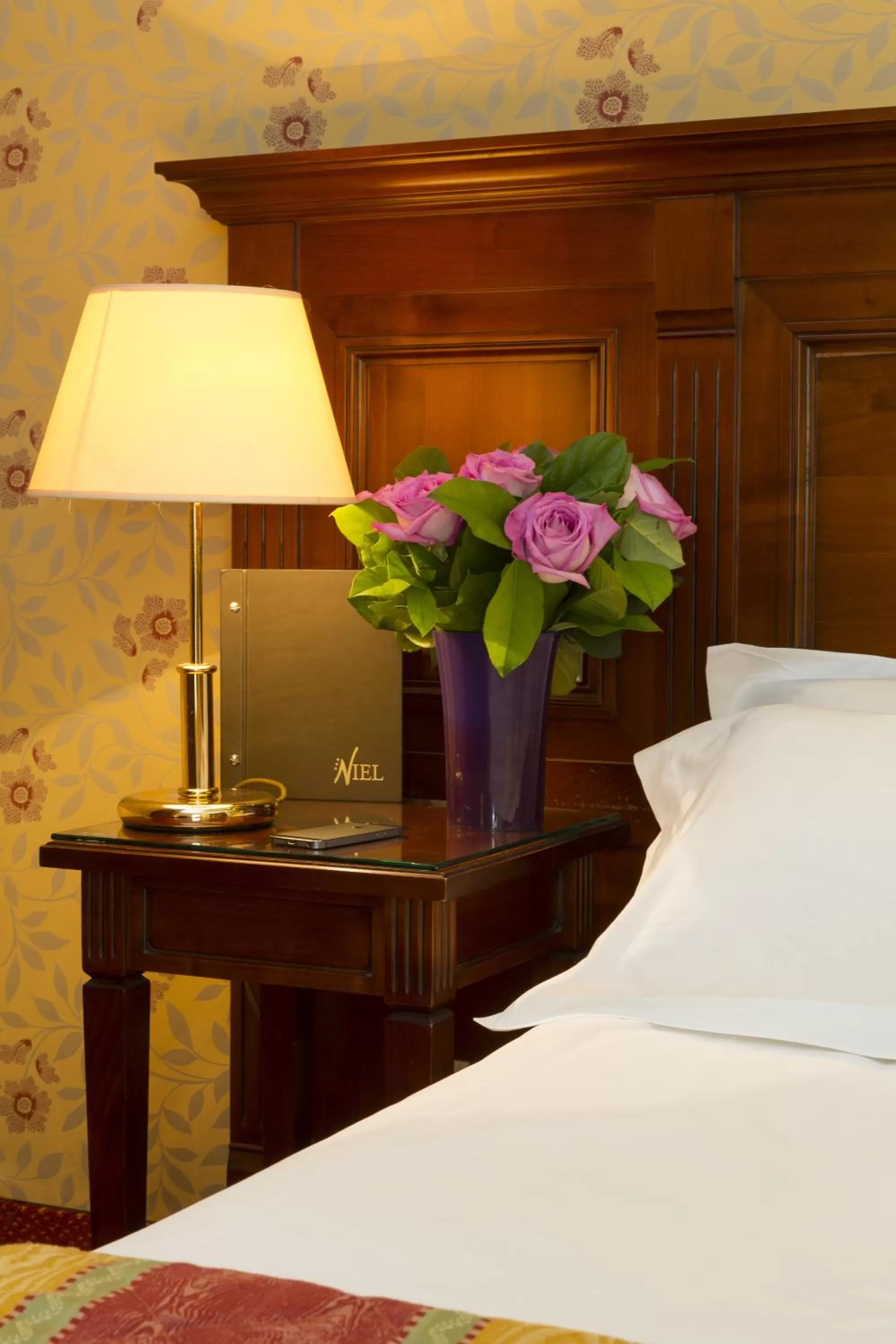 Bed in Elysees Niel Hotel