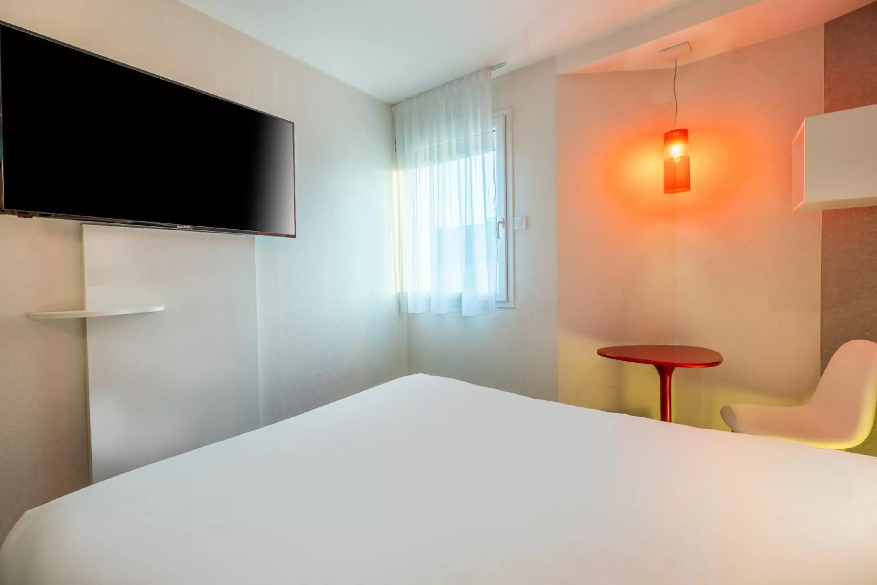 TV and multimedia, Bed in ibis Styles Blois Centre Gare