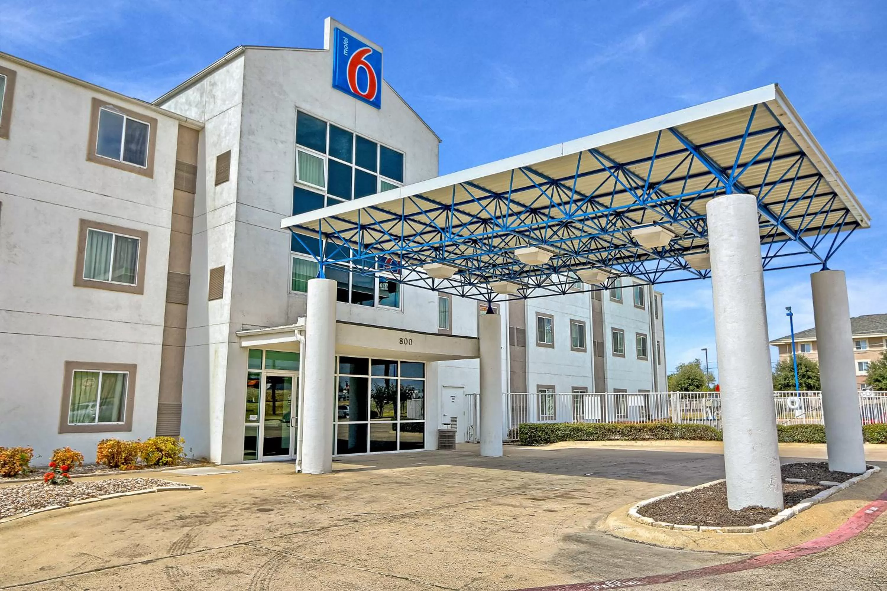 Facade/entrance in Motel 6-Killeen, TX