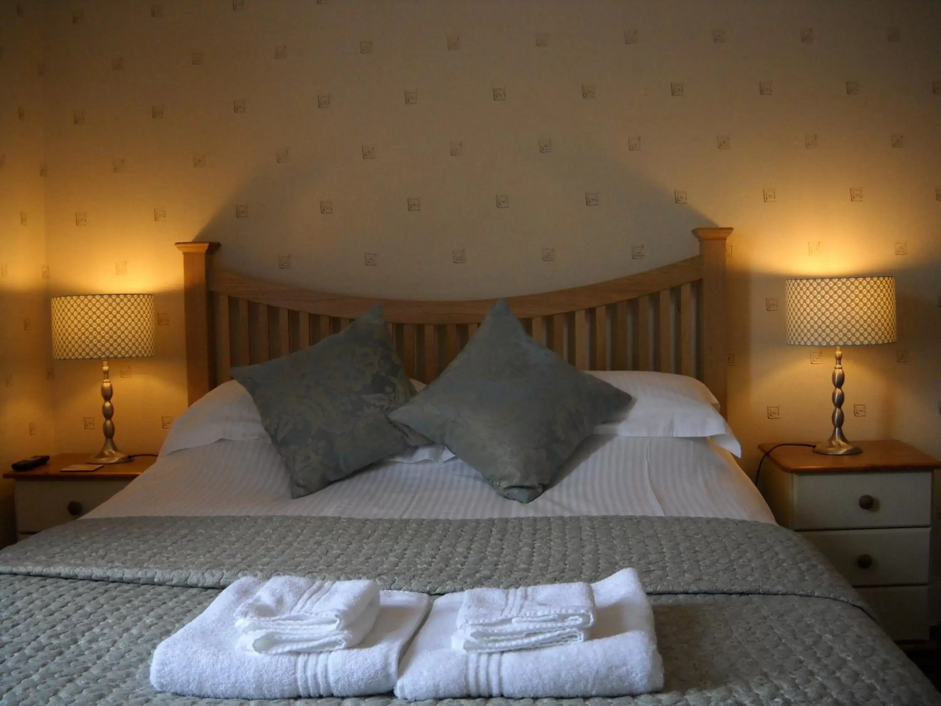 Photo of the whole room, Bed in The Sherwood