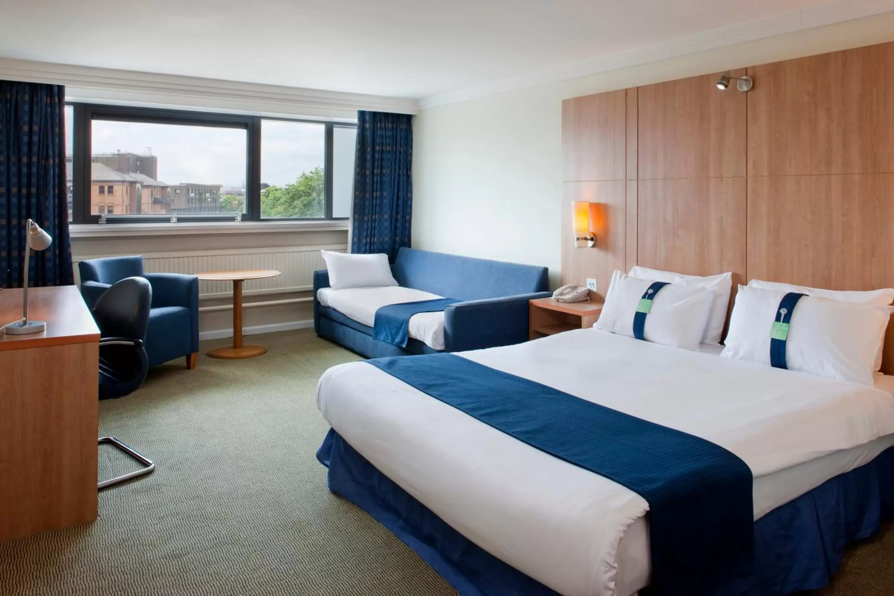 Photo of the whole room in Holiday Inn Cardiff City, an IHG Hotel