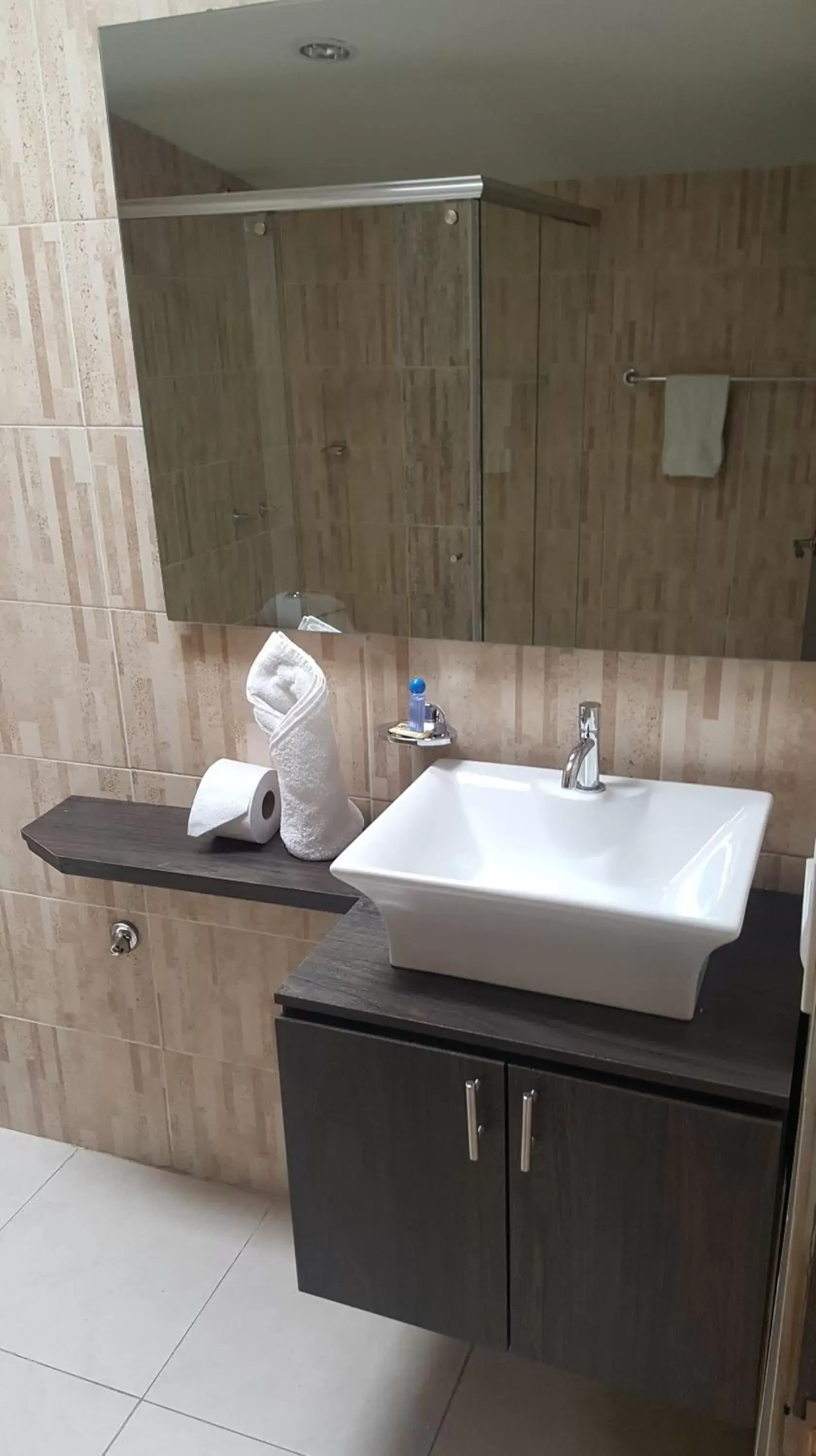 Bathroom in Stay Blue Hotel
