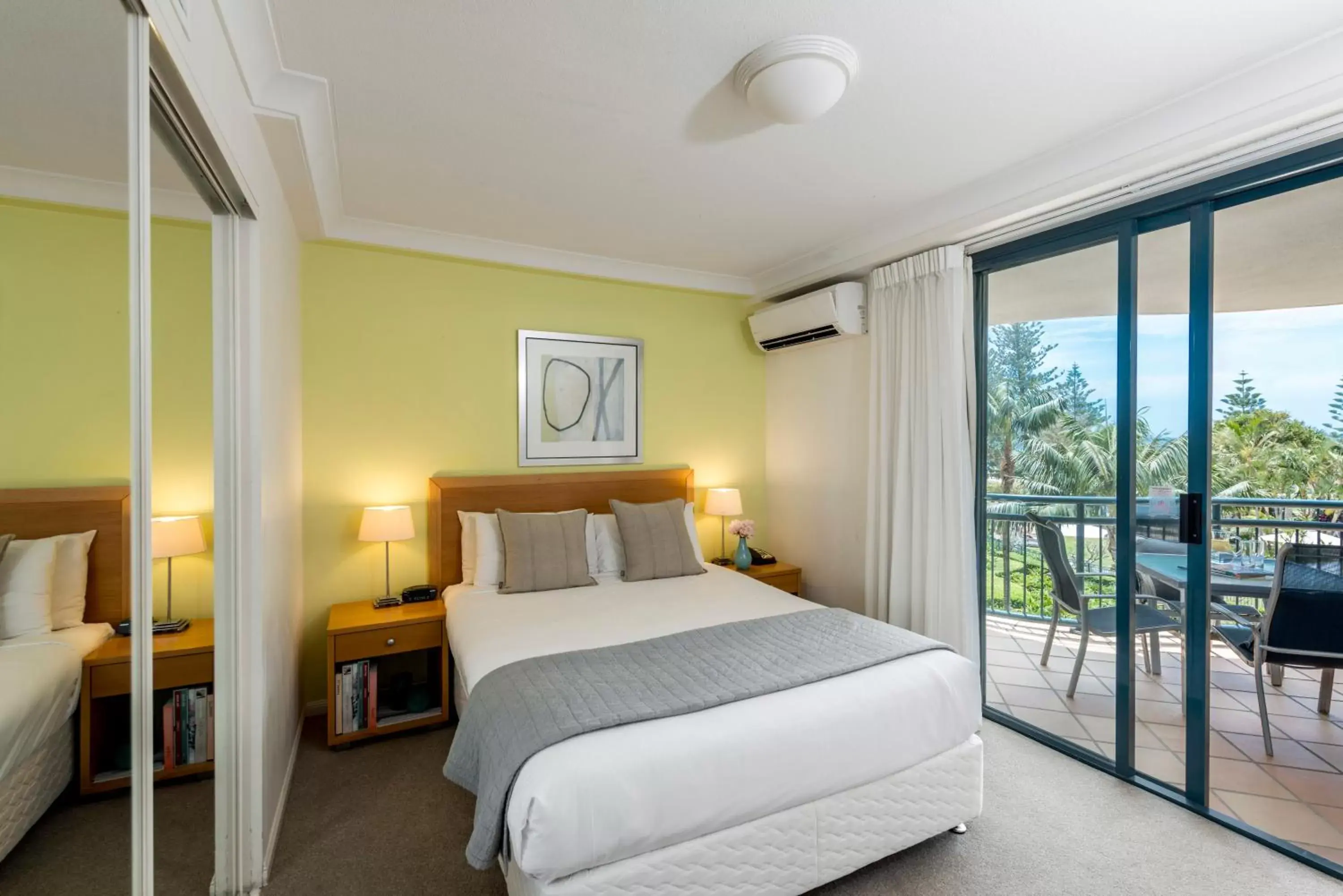 Balcony/Terrace, Bed in Oaks Gold Coast Calypso Plaza Suites