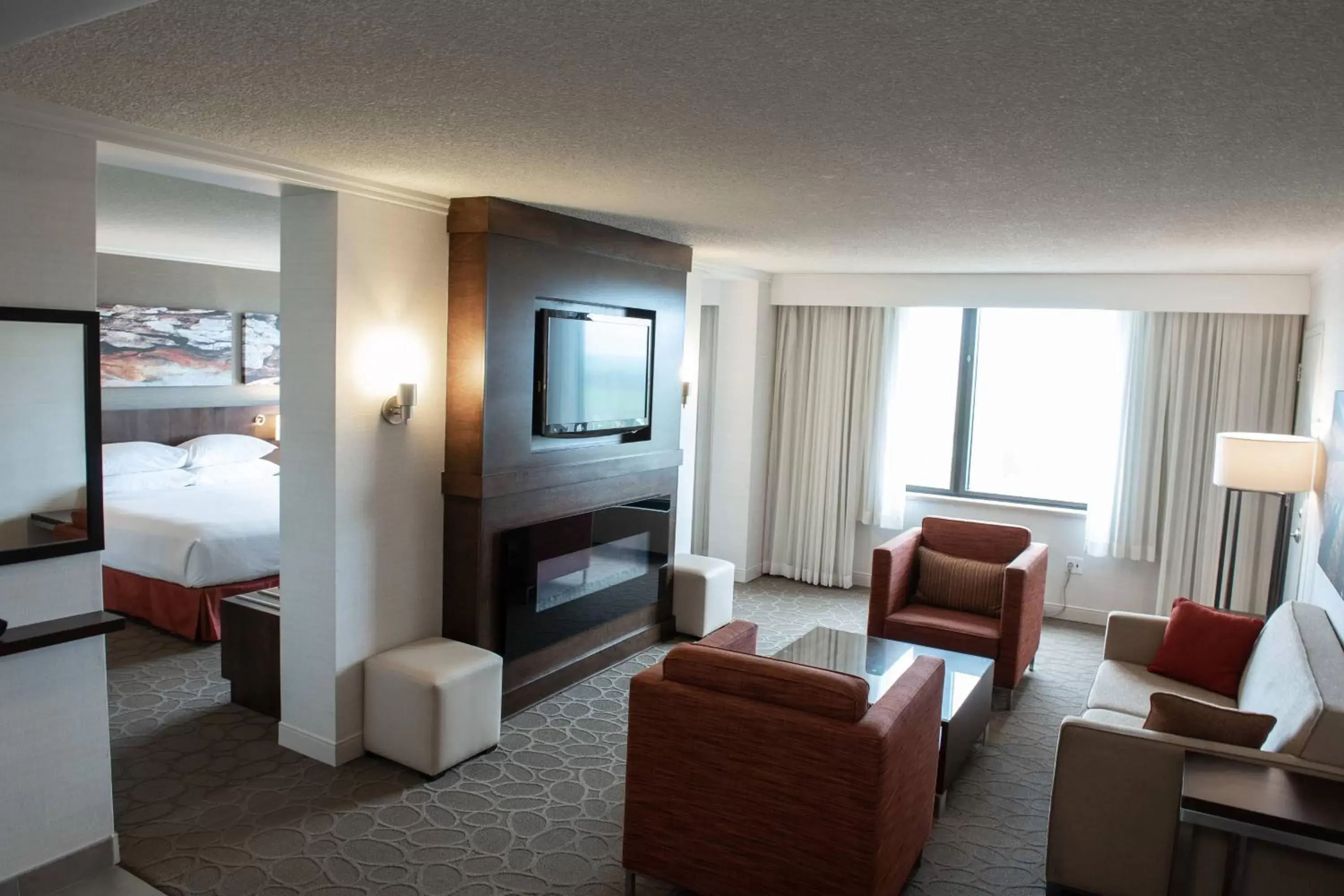 Bedroom, Seating Area in Delta Hotels by Marriott Saguenay Conference Centre