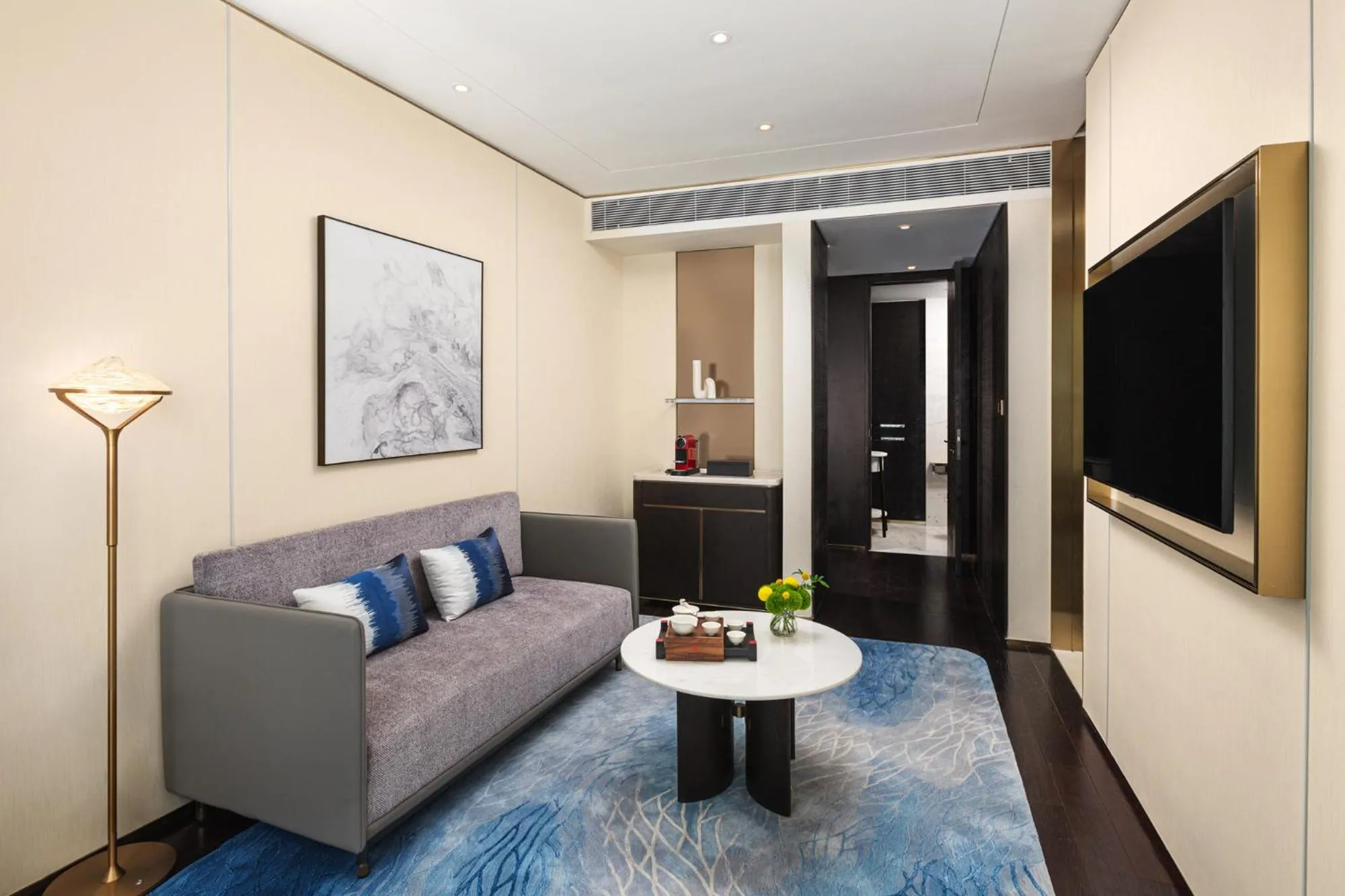 TV and multimedia in HUALUXE Shanghai Changfeng Park - Park Lake View