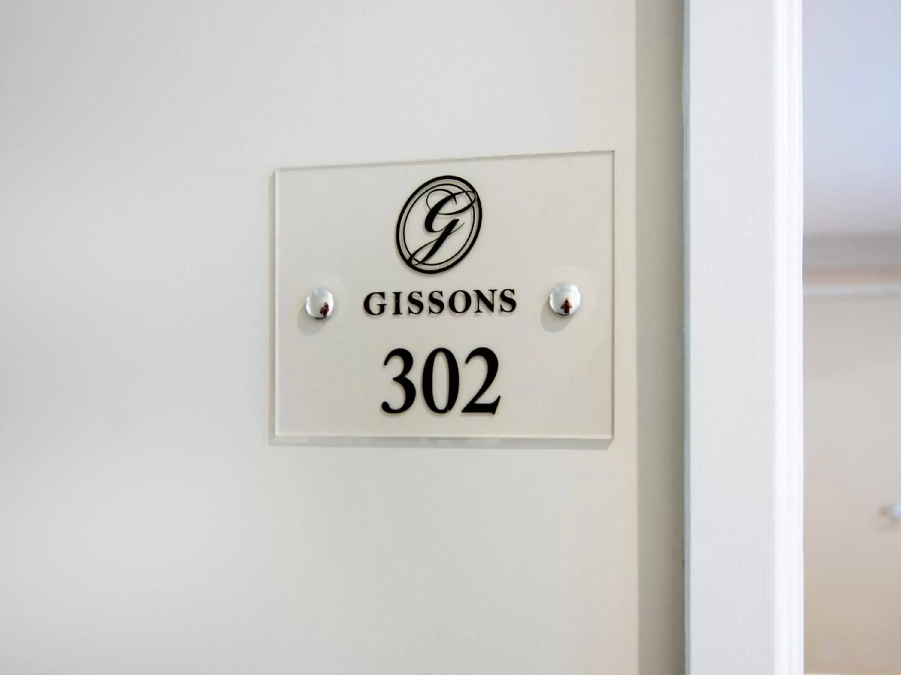 Logo/Certificate/Sign in The Gissons Hotel