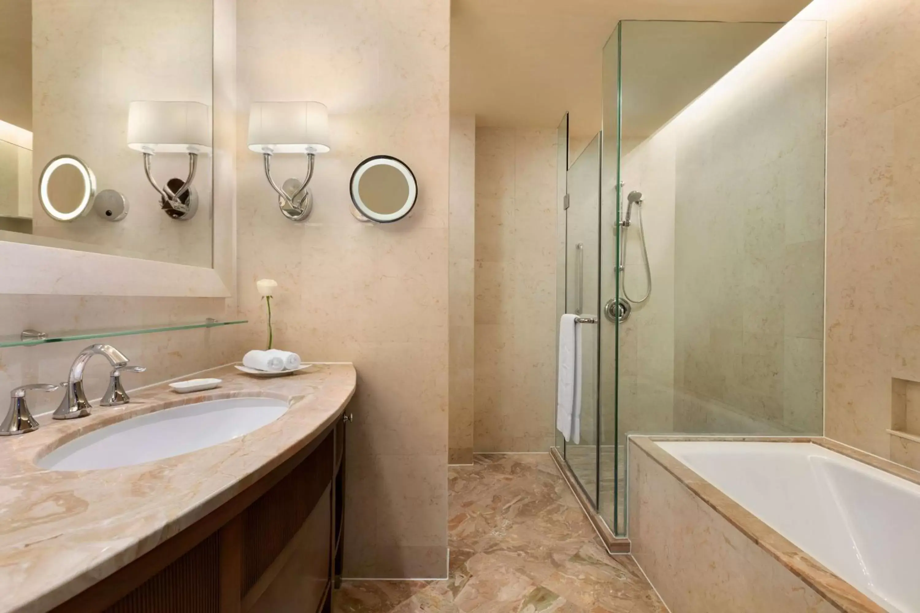 Photo of the whole room, Bathroom in Shangri-La Wenzhou