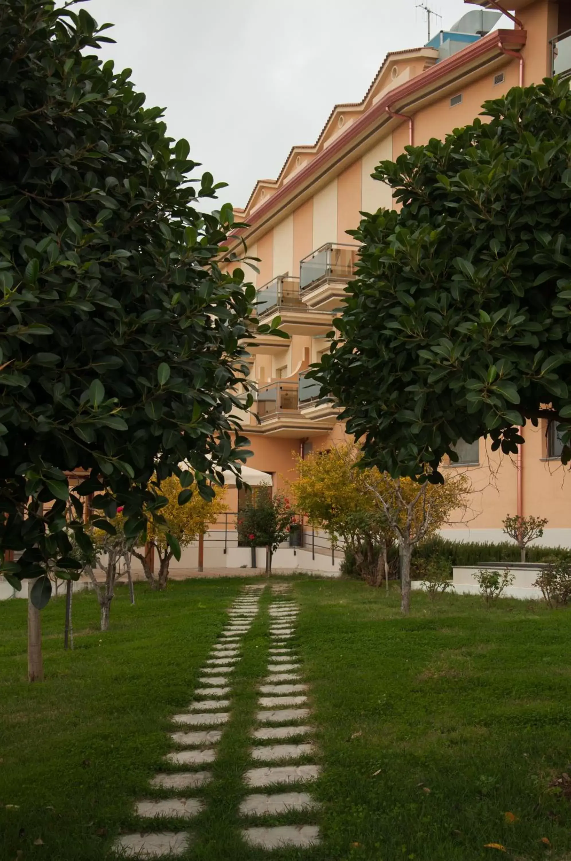 Garden, Property Building in Grand Hotel Paradiso