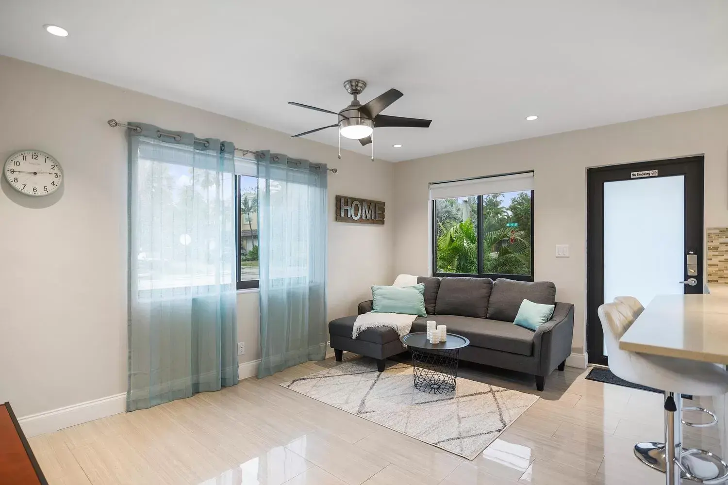 Living room, Seating Area in Alani Bay Condos