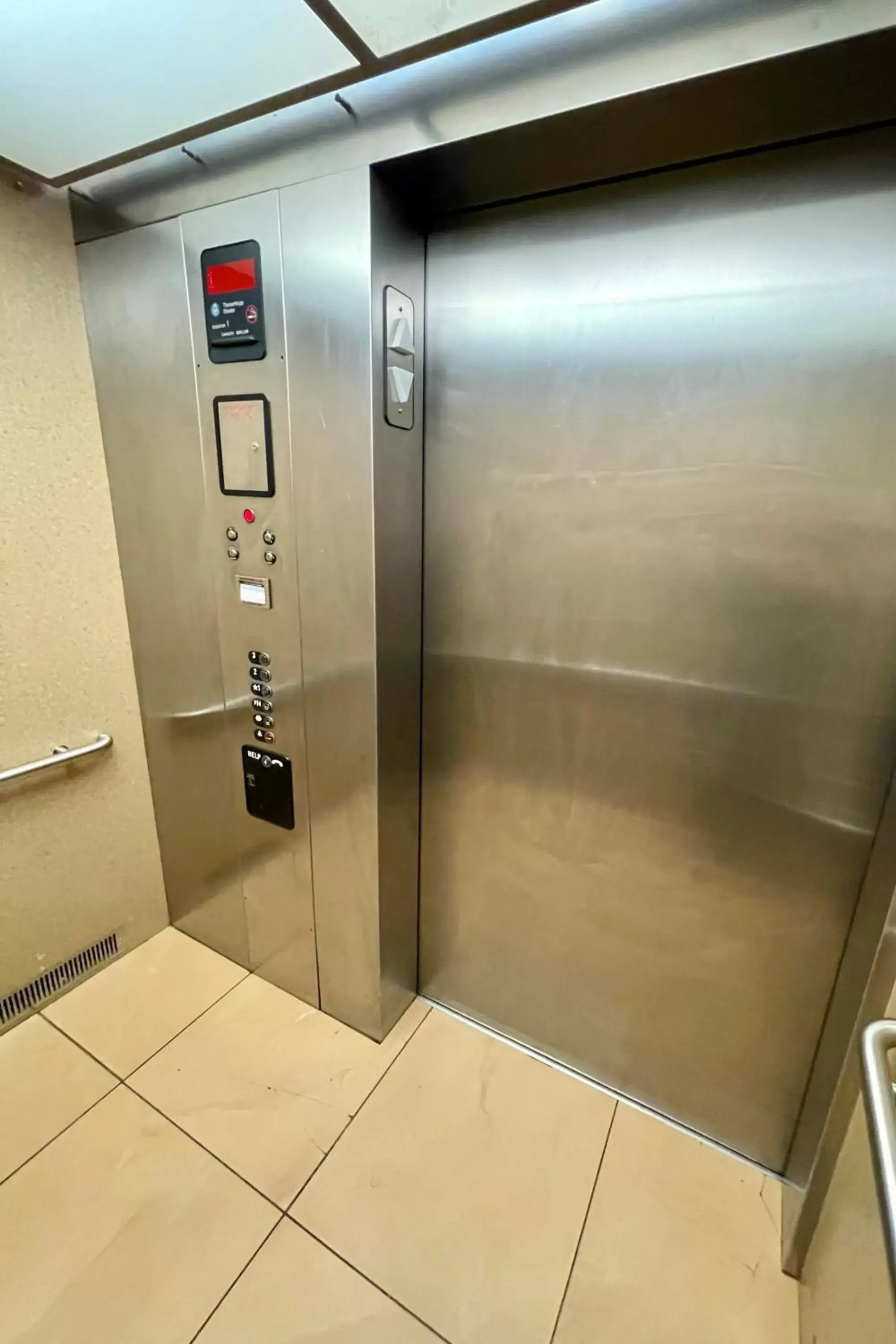 elevator, Bathroom in Comfort Suites Augusta Riverwatch