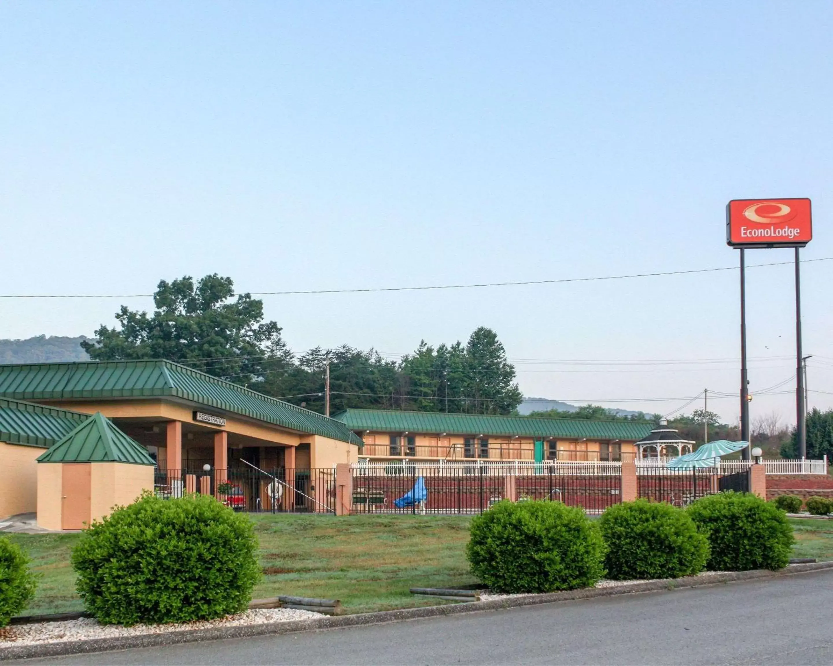 Property Building in Econo Lodge - Rocky Top