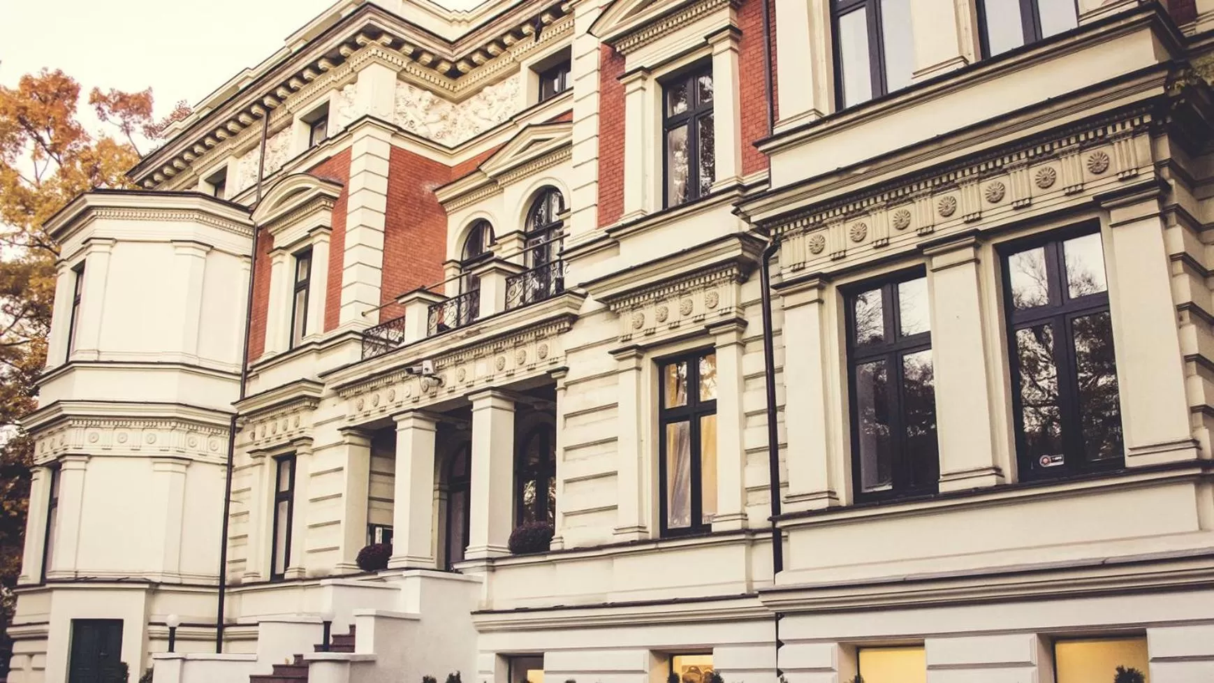 Property building in Matejki 8