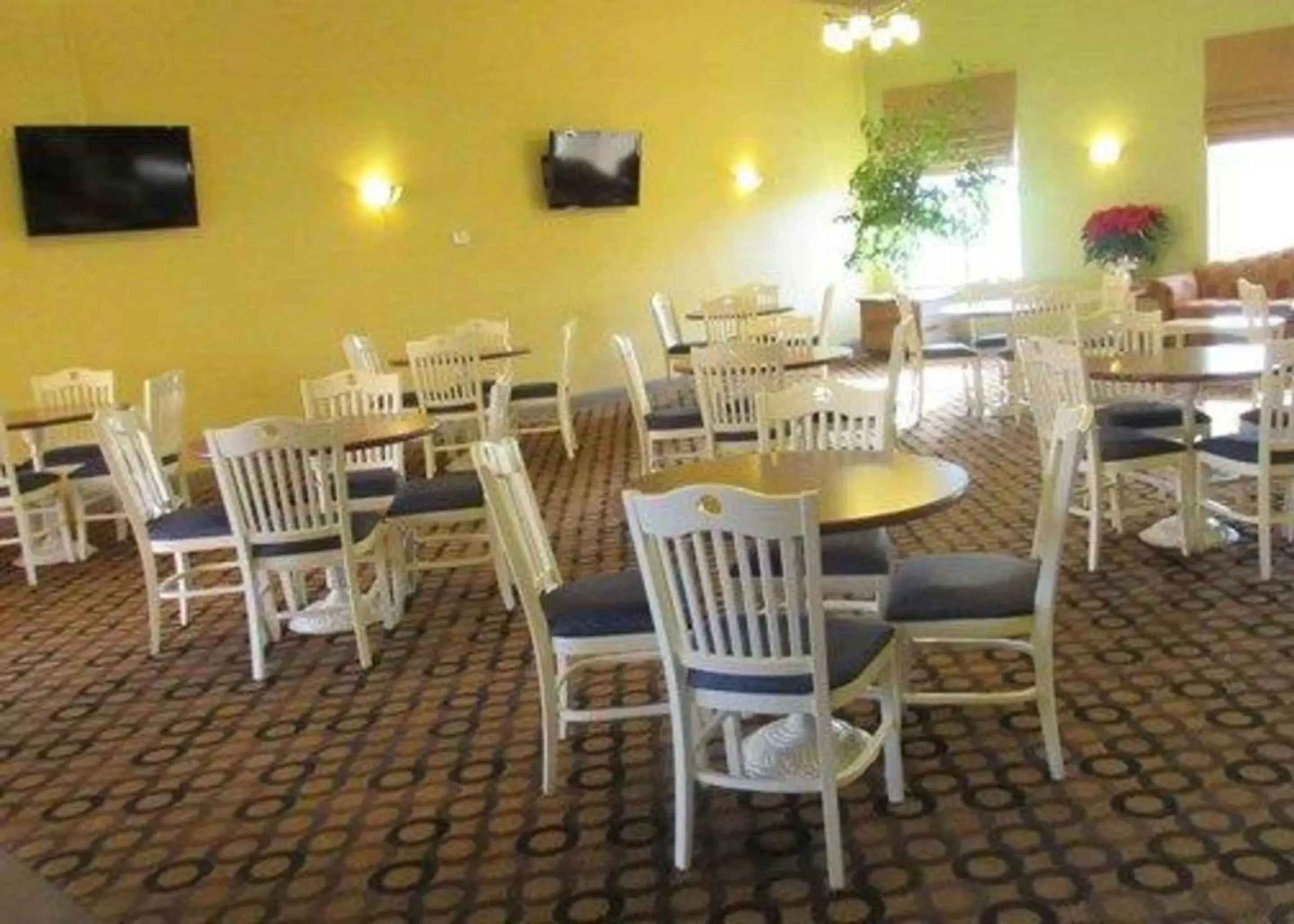 Restaurant/Places to Eat in Quality Inn Santa Nella on I-5