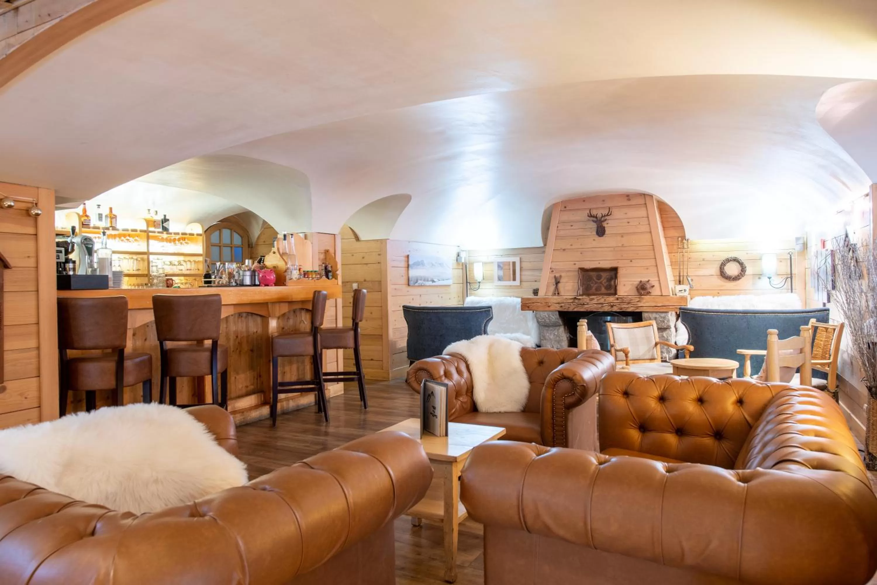 Living room, Lounge/Bar in Hotel La Montagne