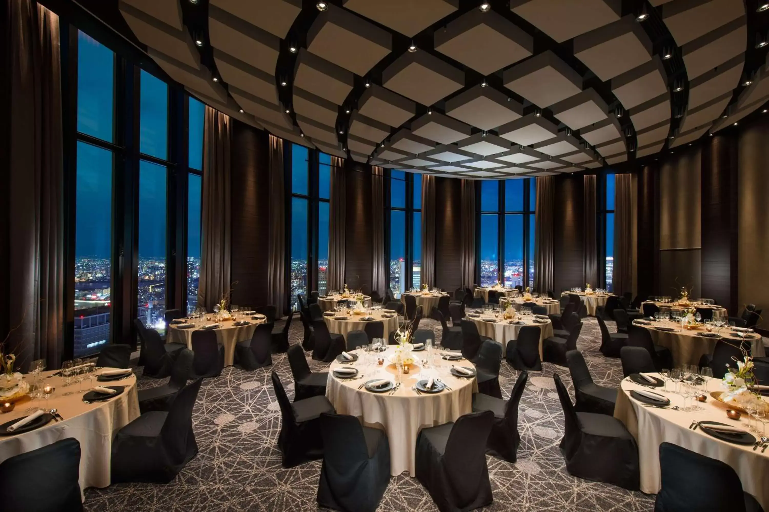 Dining area, Restaurant/Places to Eat in Conrad Osaka