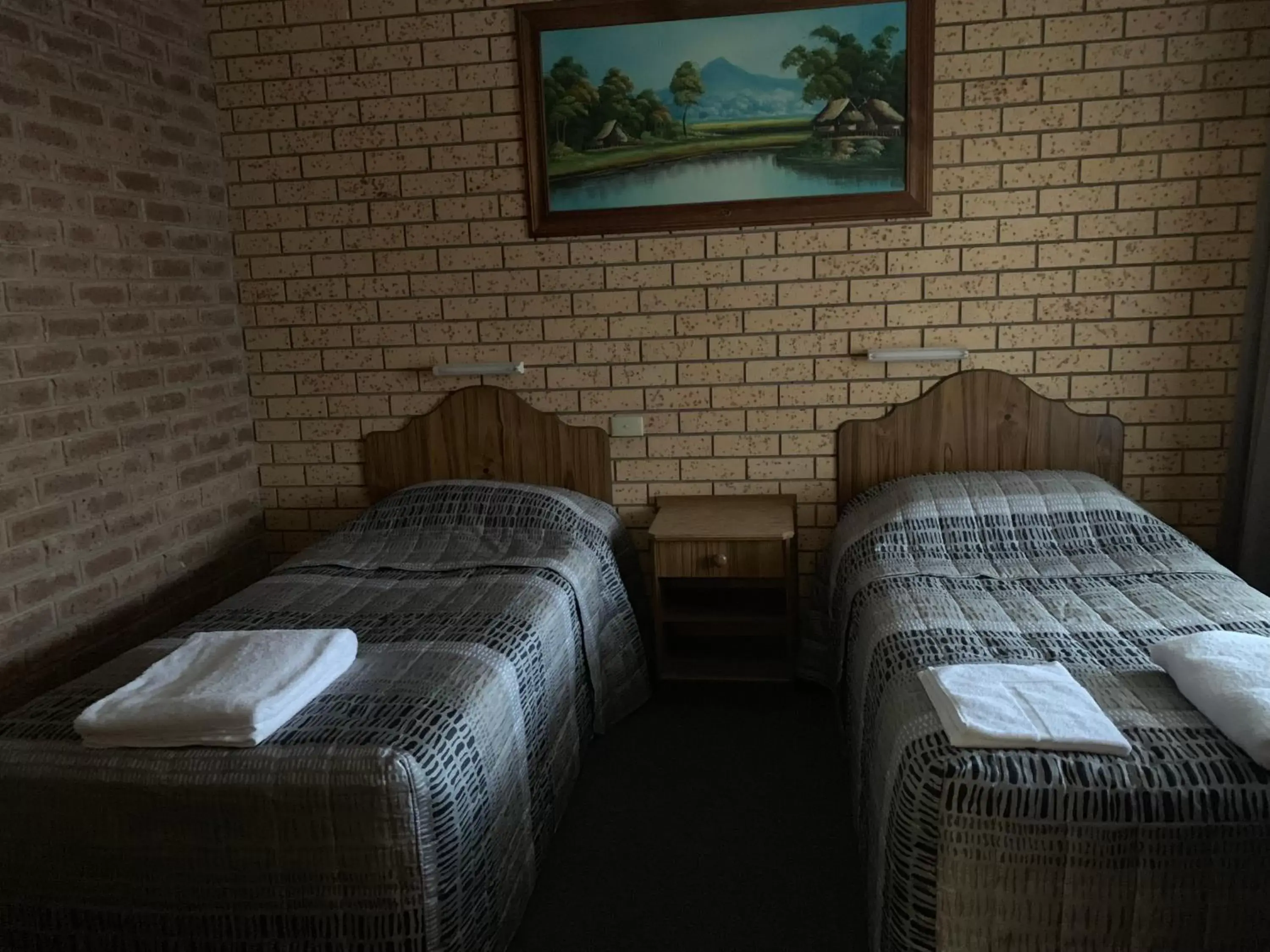 Bedroom, Bed in Lakeview Motel