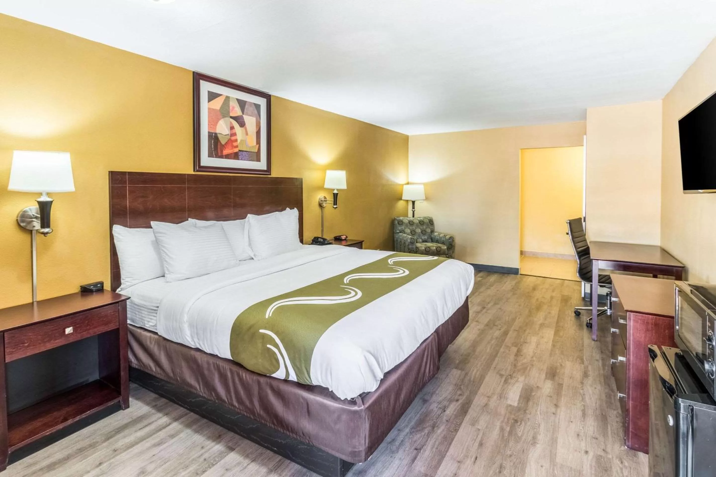 Photo of the whole room, Bed in Quality Inn Corsicana