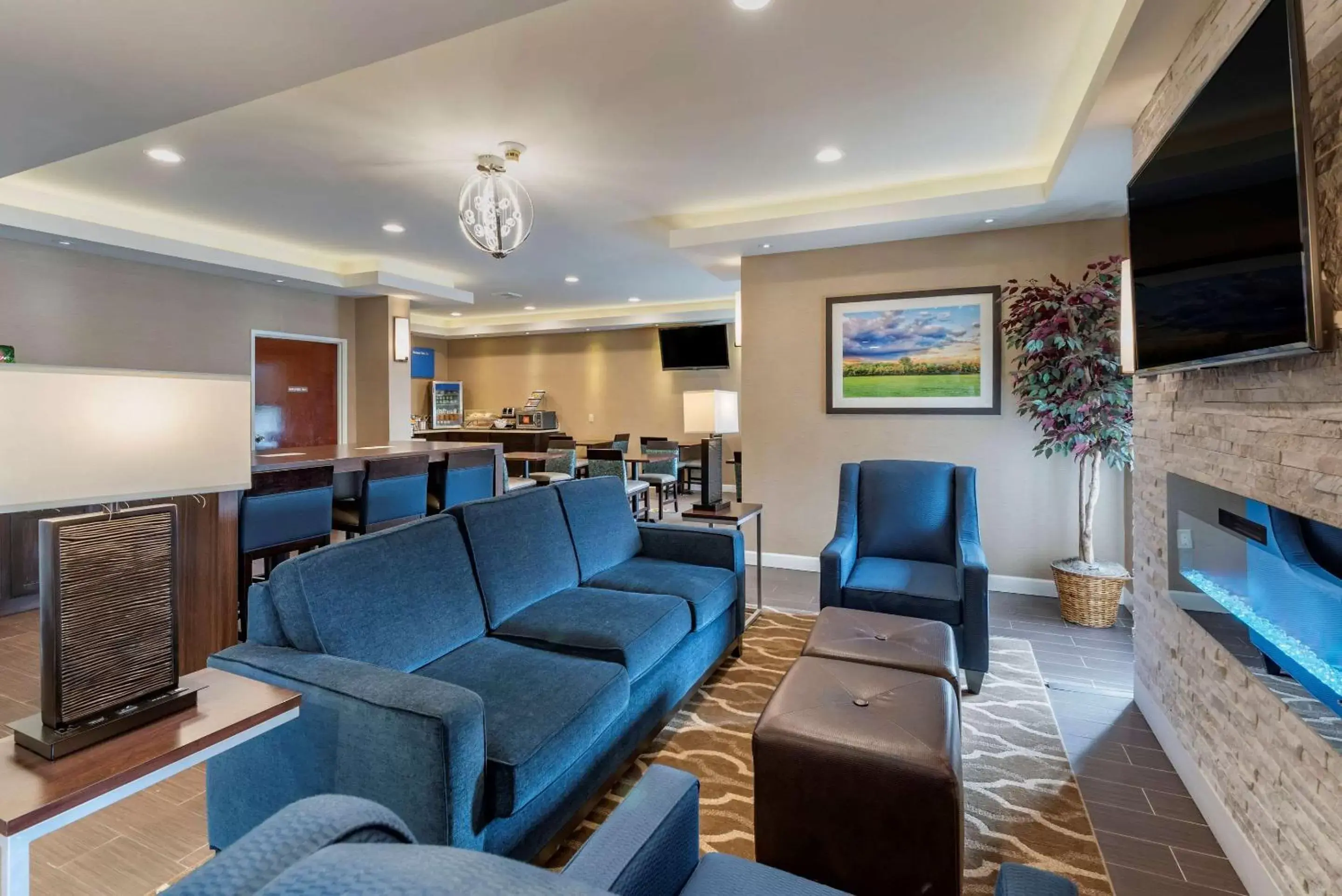 Lobby or reception, Lounge/Bar in Comfort Inn Madison