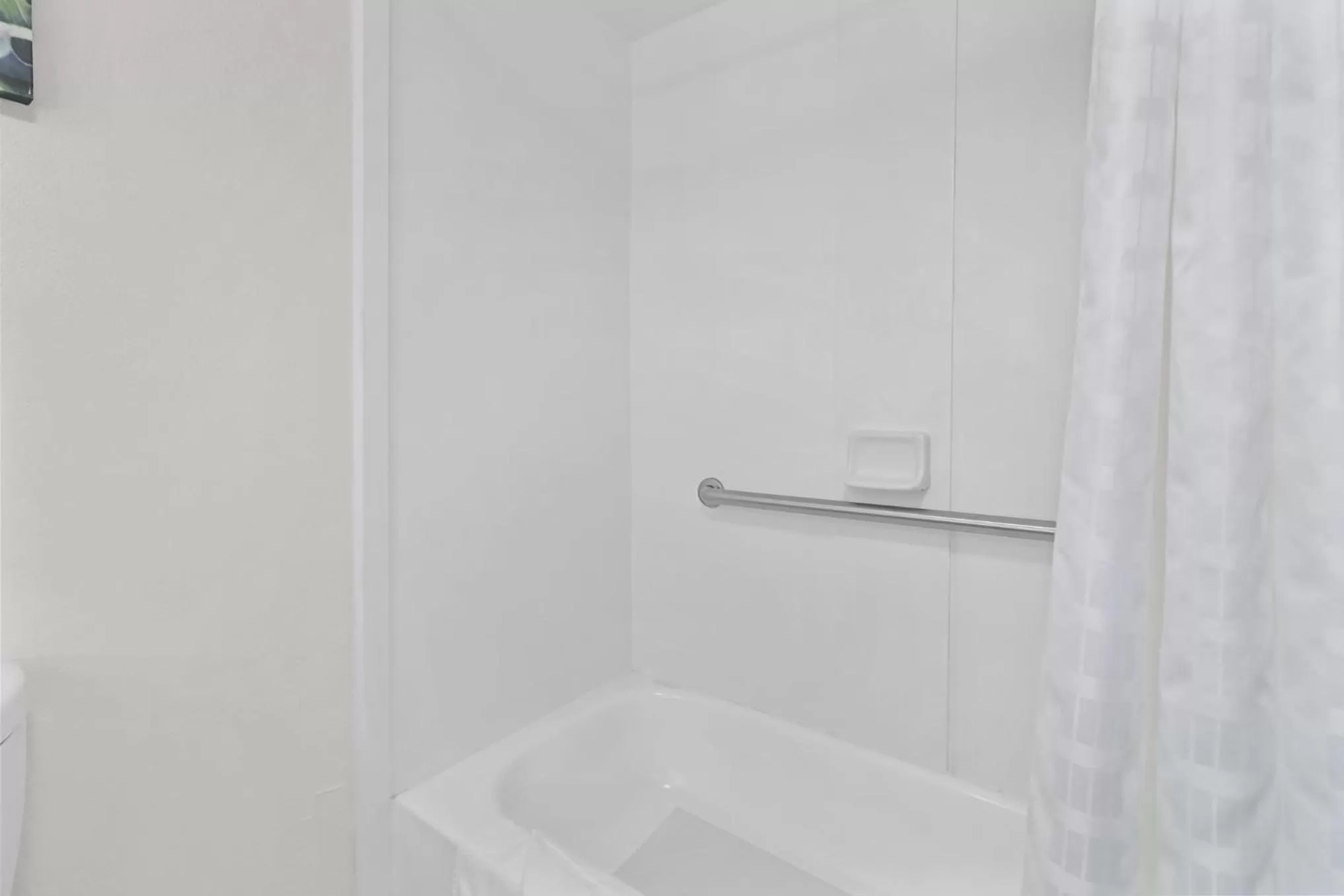 Bathroom in La Quinta by Wyndham Atlanta South - Newnan